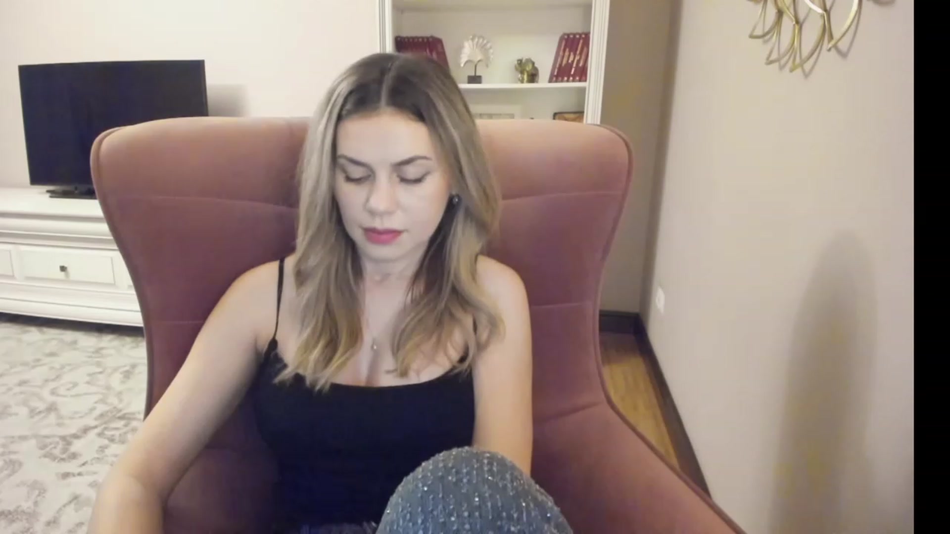 Gallery image thumbnail from Lu126's myfreecams stream on, 03/07/2024, 04:52 image 7 of 20