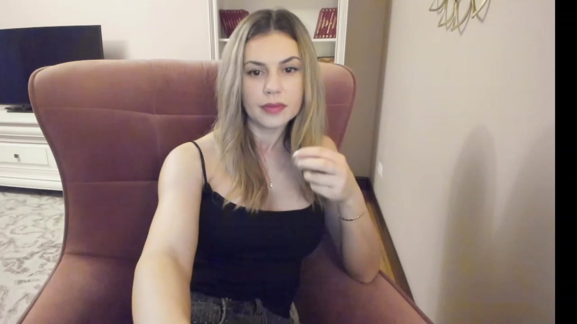 Gallery image thumbnail from Lu126's myfreecams stream on, 03/07/2024, 04:52 image 18 of 20