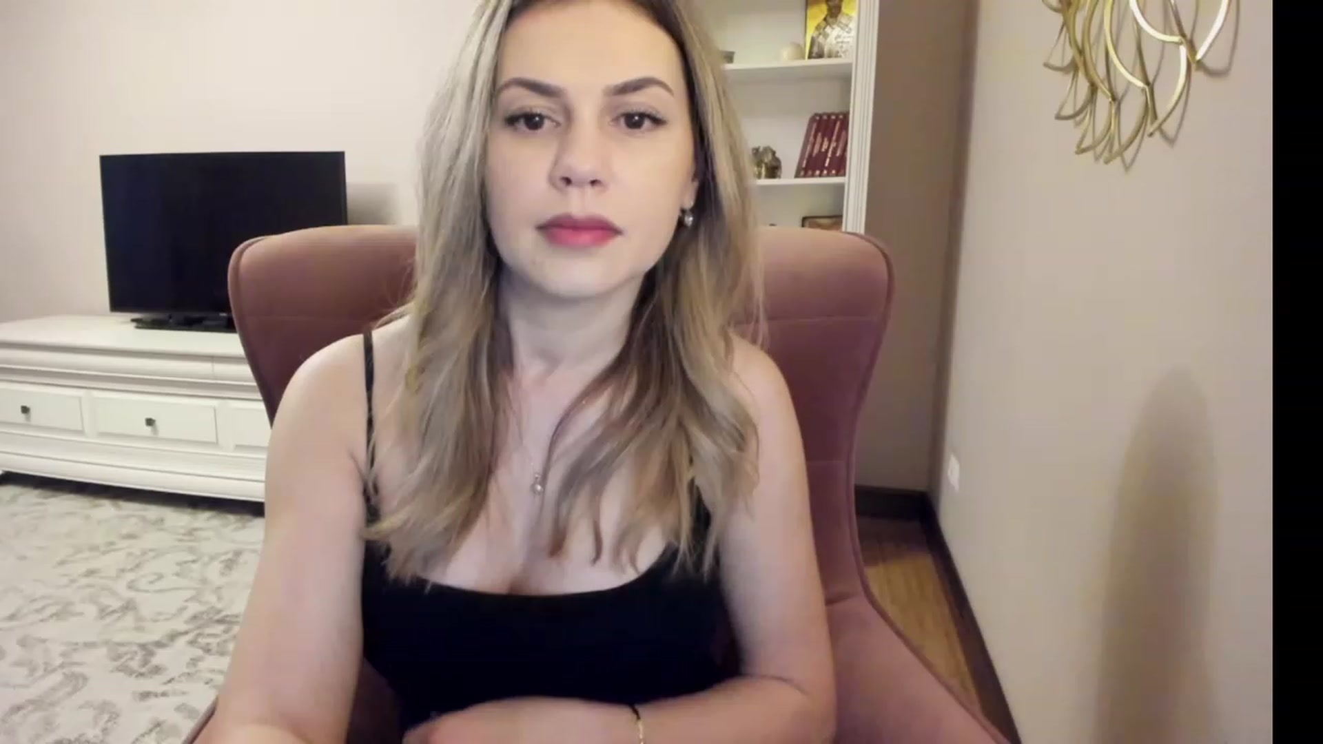Gallery image thumbnail from Lu126's myfreecams stream on, 03/07/2024, 04:52 image 13 of 20
