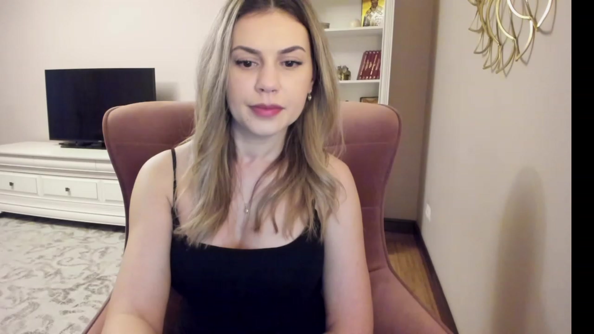 Gallery image thumbnail from Lu126's myfreecams stream on, 03/07/2024, 04:52 image 14 of 20