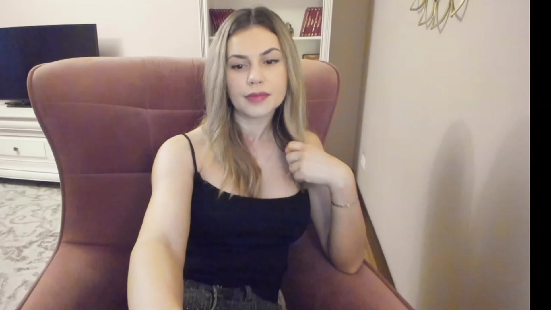 Gallery image thumbnail from Lu126's myfreecams stream on, 03/07/2024, 04:52 image 20 of 20