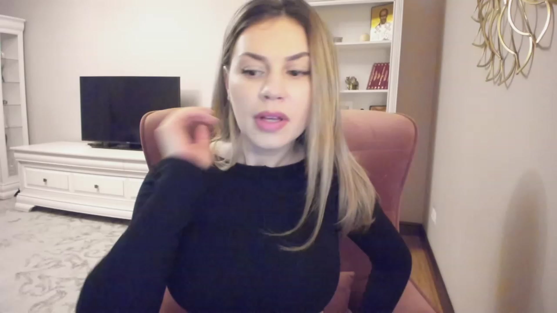 Gallery image thumbnail from Lu126's myfreecams stream on, 03/13/2024, 04:27 image 13 of 20