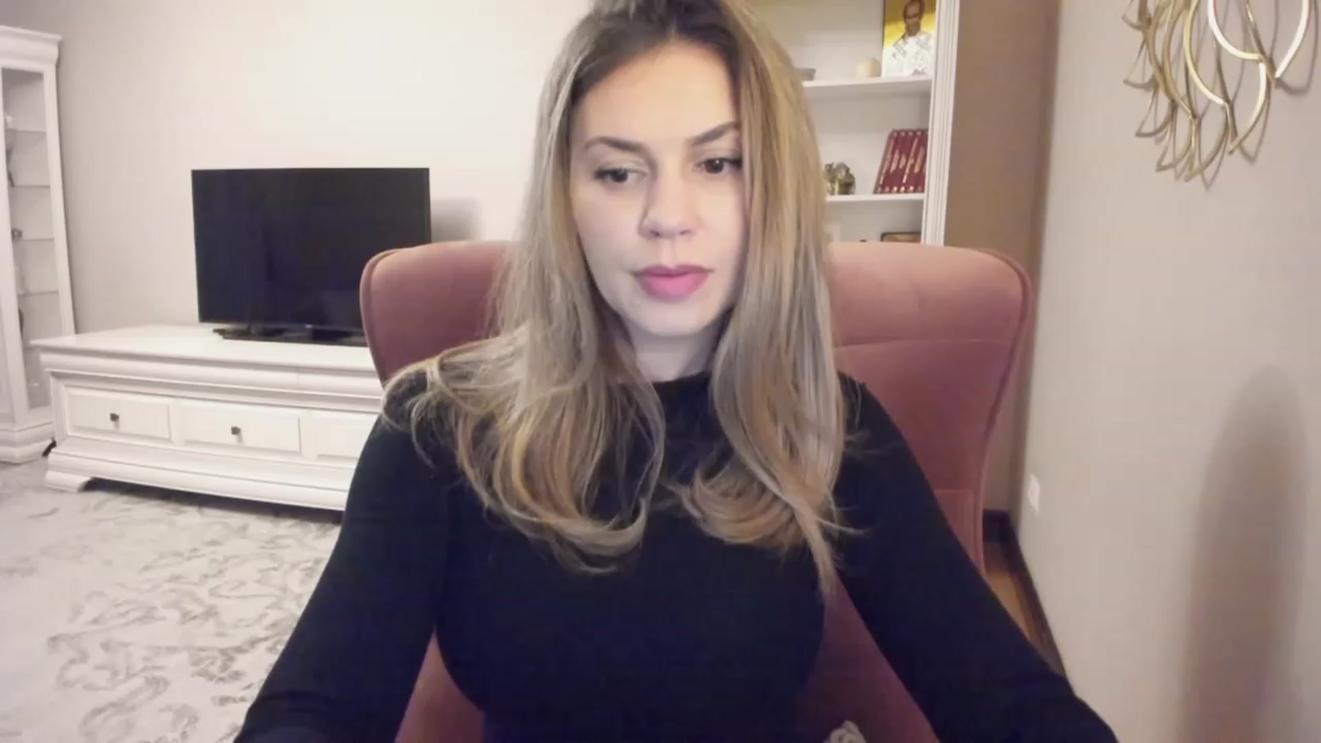 Gallery image thumbnail from Lu126's myfreecams stream on, 03/13/2024, 04:56 image 8 of 20