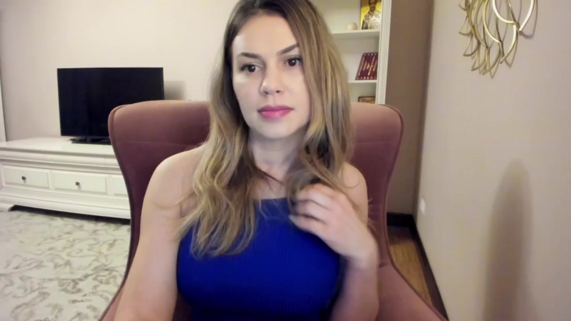 Gallery image thumbnail from Lu126's myfreecams stream on, 03/25/2024, 04:16 image 7 of 20