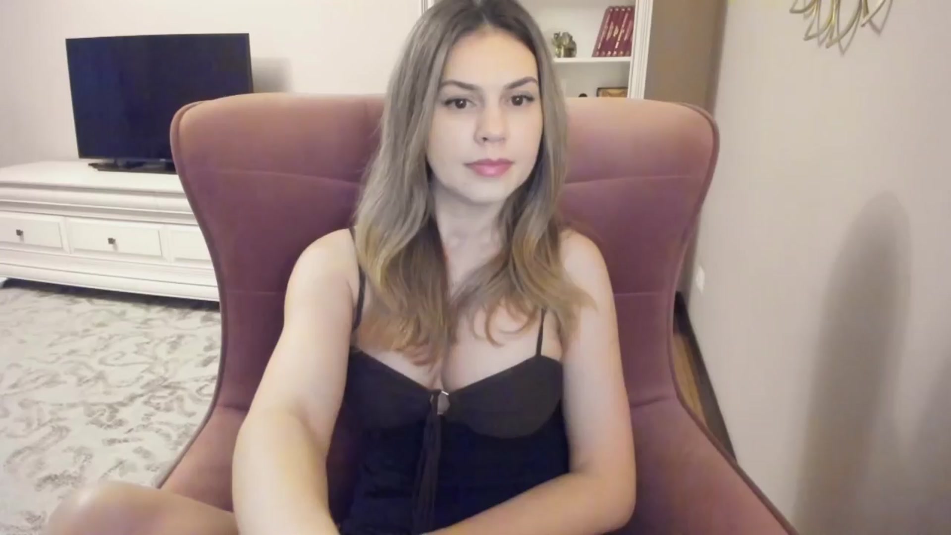 Gallery image thumbnail from Lu126's myfreecams stream on, 03/26/2024, 04:12 image 7 of 20