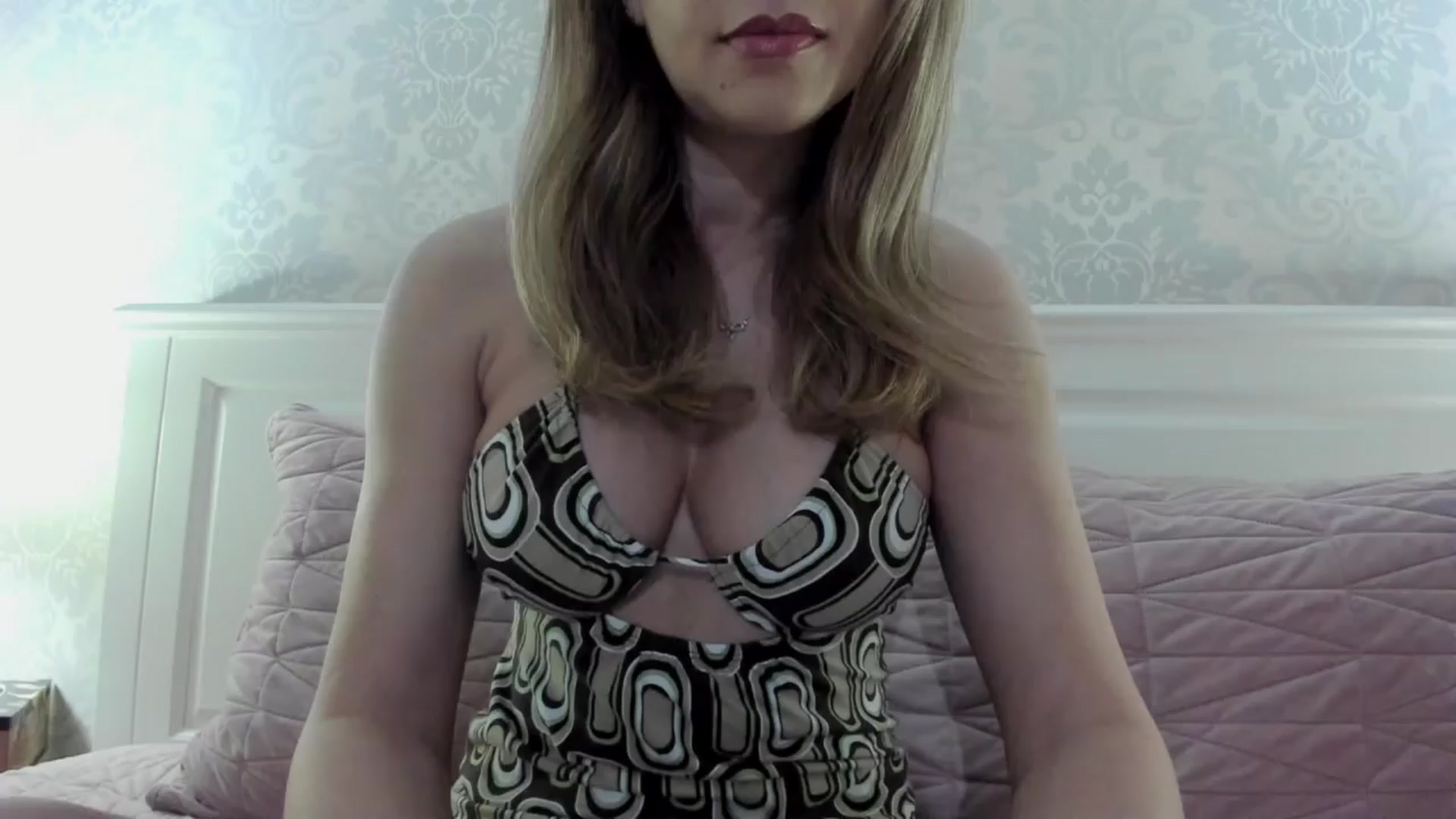 Gallery image thumbnail from Lu126's myfreecams stream on, 04/01/2024, 02:22 image 17 of 20