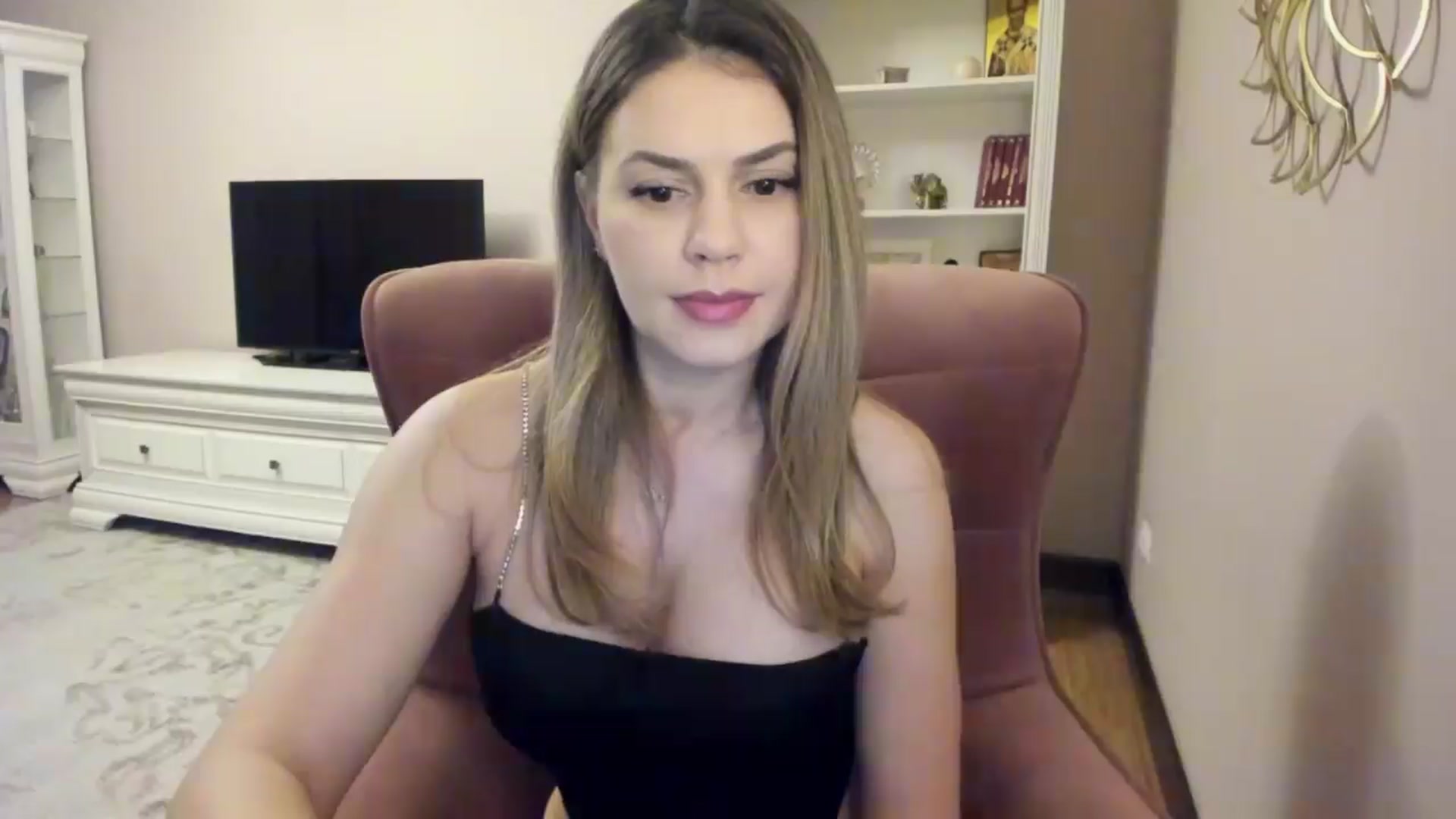 Gallery image thumbnail from Lu126's myfreecams stream on, 04/04/2024, 20:15 image 19 of 20