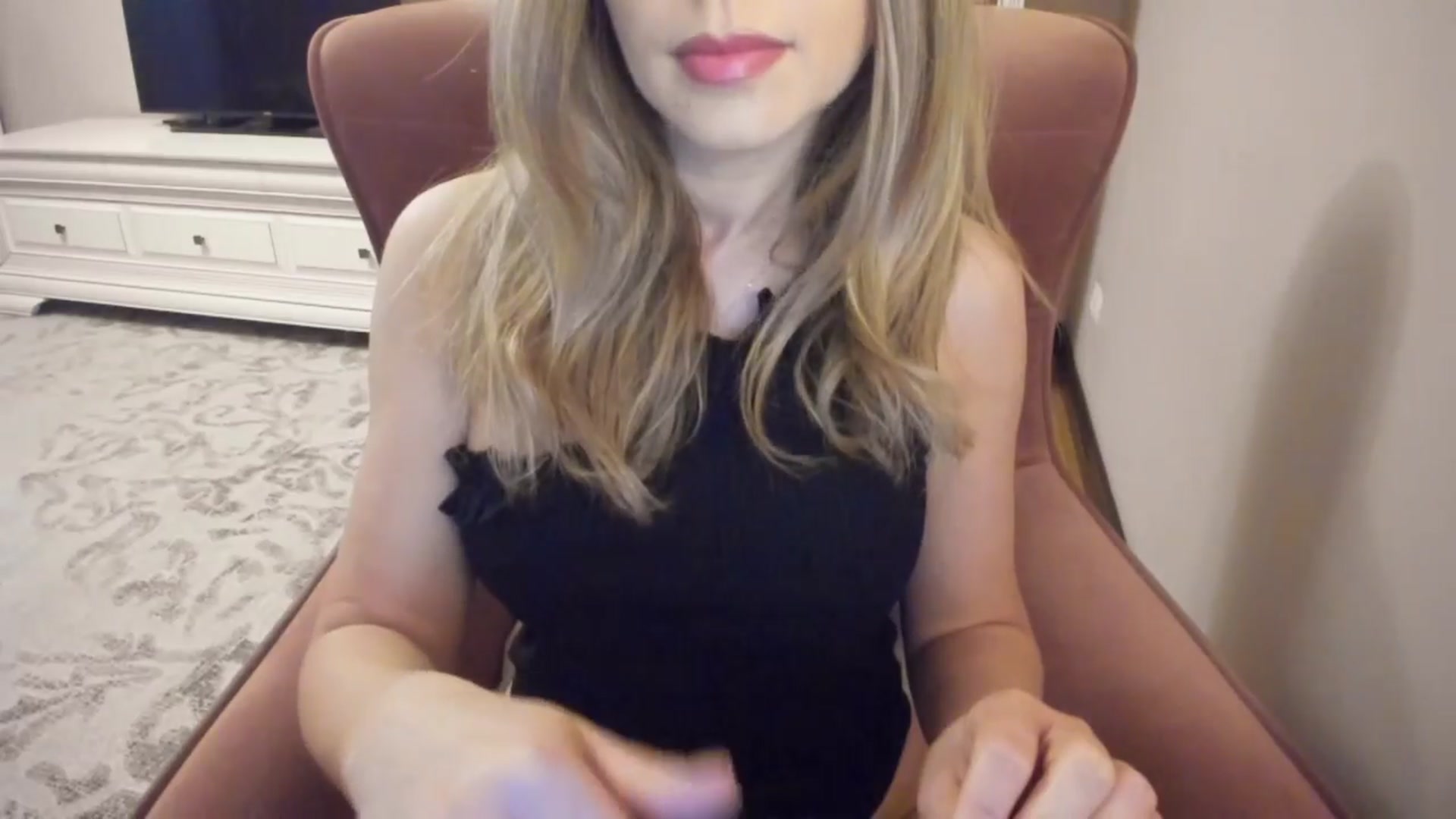 Gallery image thumbnail from Lu126's myfreecams stream on, 04/08/2024, 03:42 image 20 of 20
