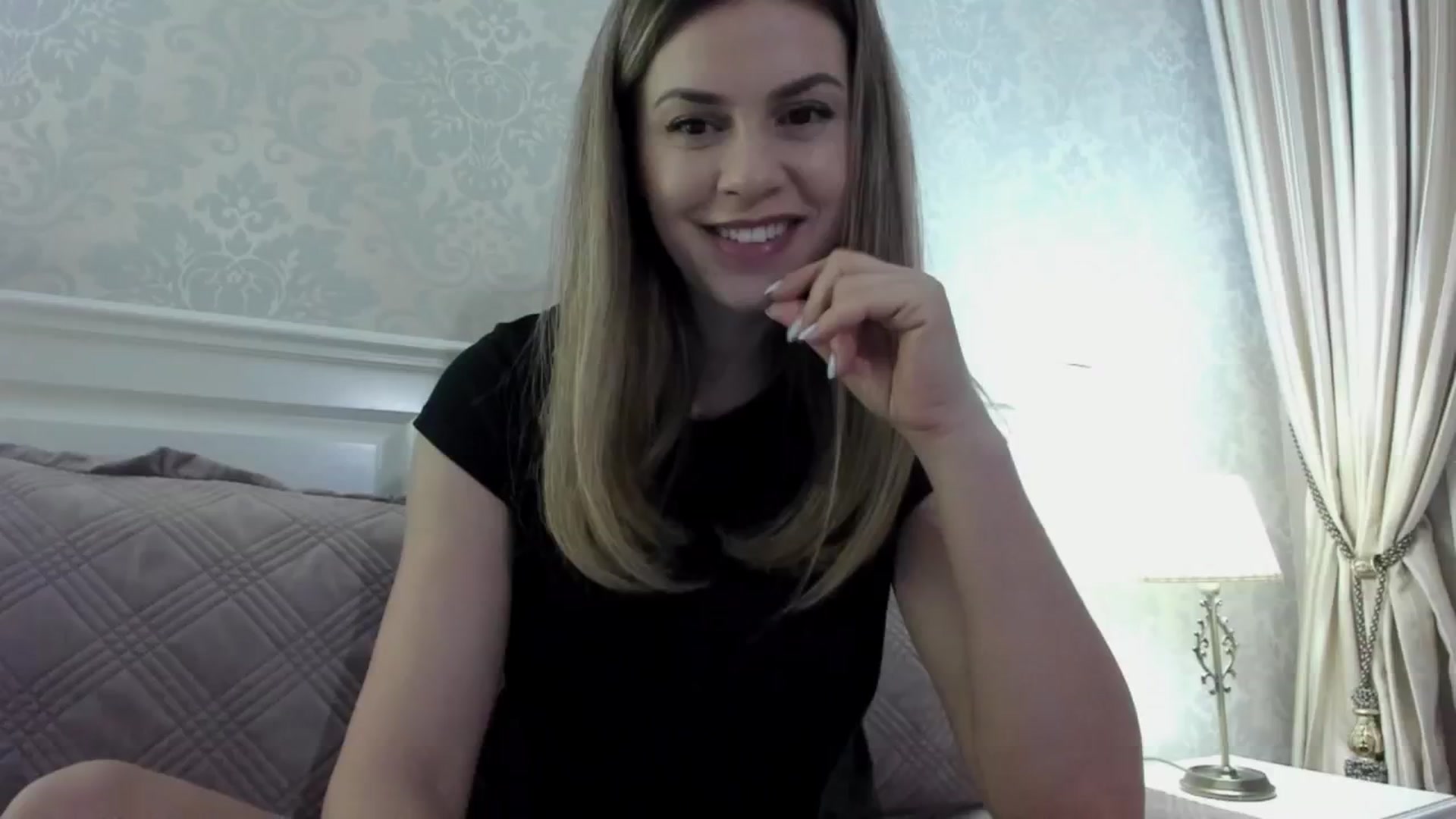Gallery image thumbnail from Lu126's myfreecams stream on, 04/20/2024, 22:26 image 14 of 20