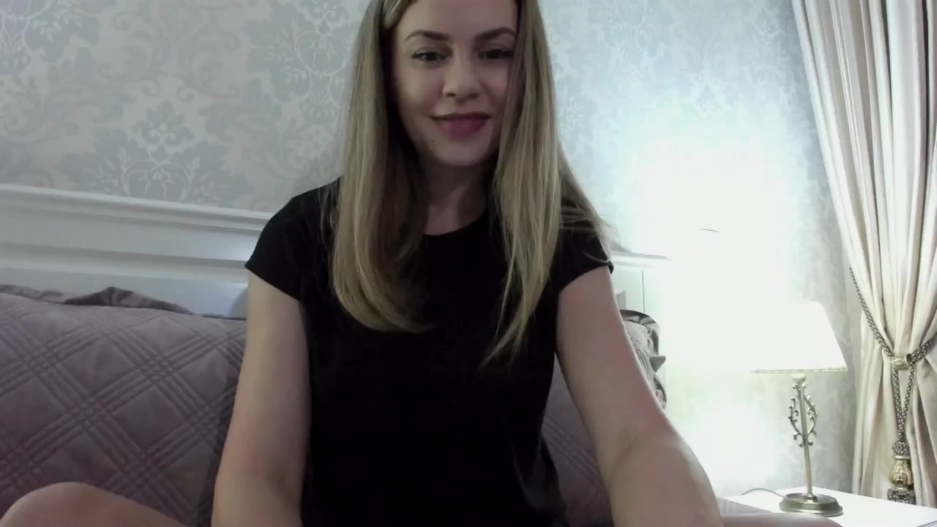Gallery image thumbnail from Lu126's myfreecams stream on, 04/20/2024, 22:26 image 10 of 20