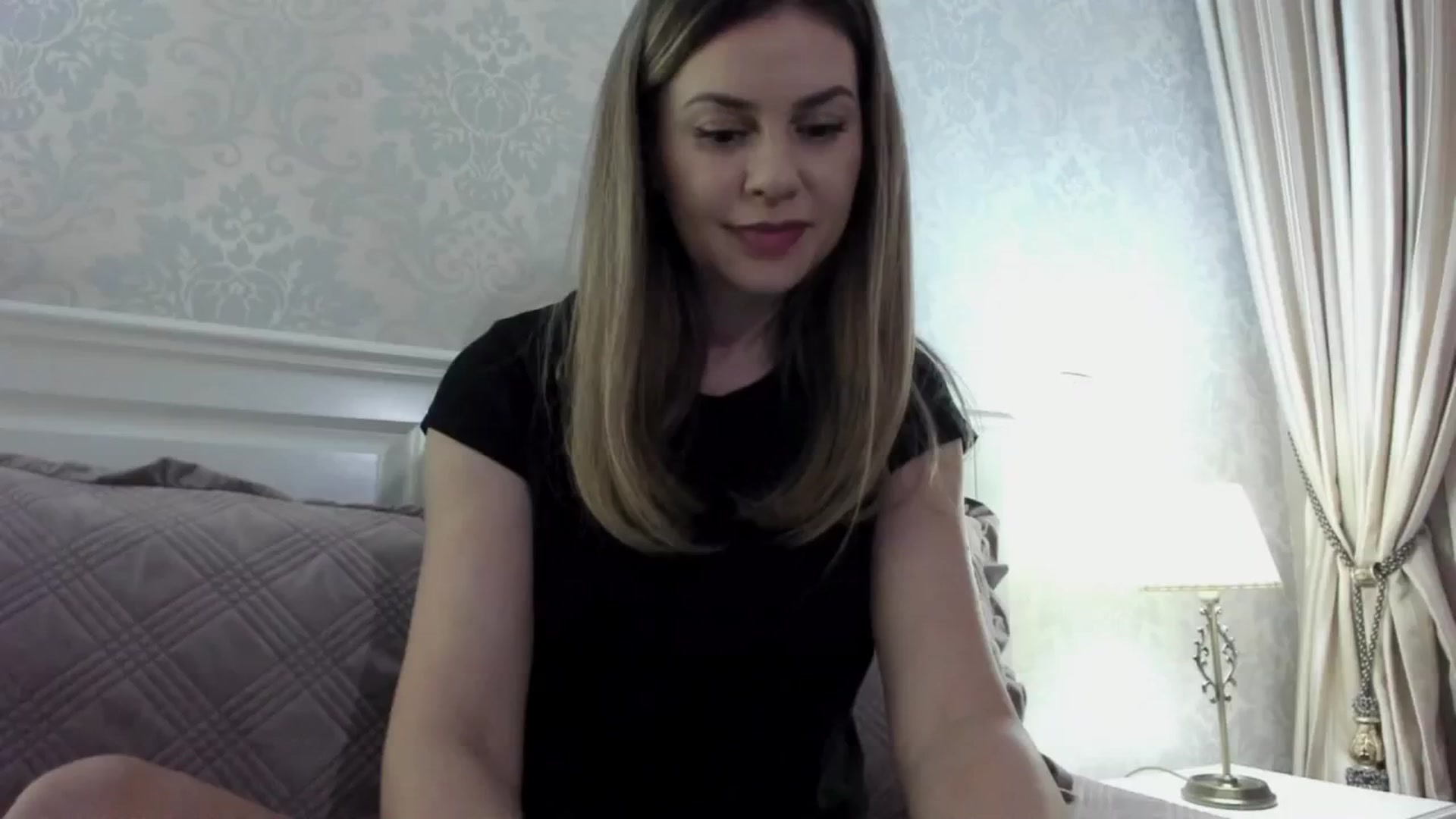 Gallery image thumbnail from Lu126's myfreecams stream on, 04/20/2024, 22:26 image 11 of 20