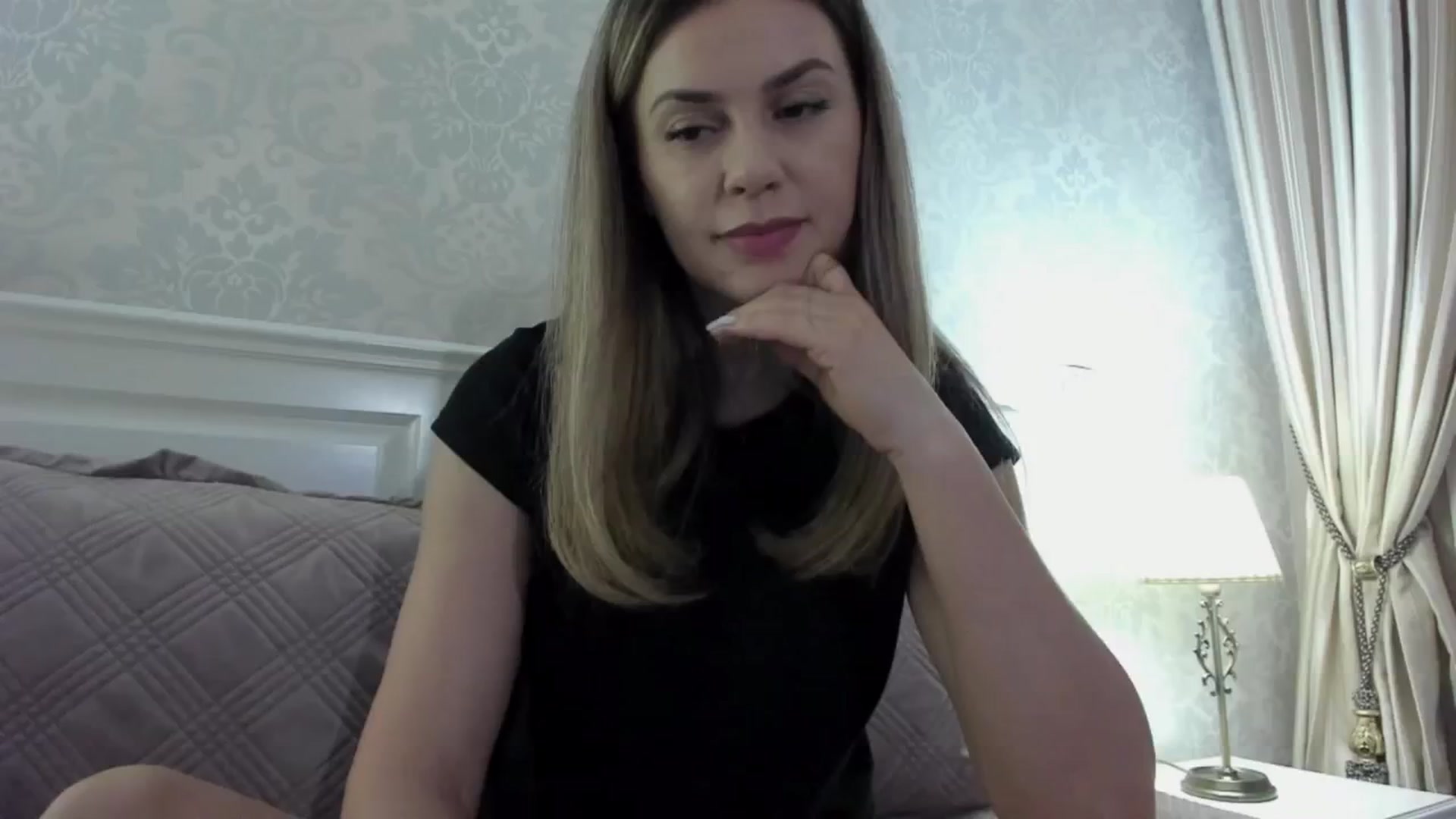 Gallery image thumbnail from Lu126's myfreecams stream on, 04/20/2024, 22:26 image 15 of 20