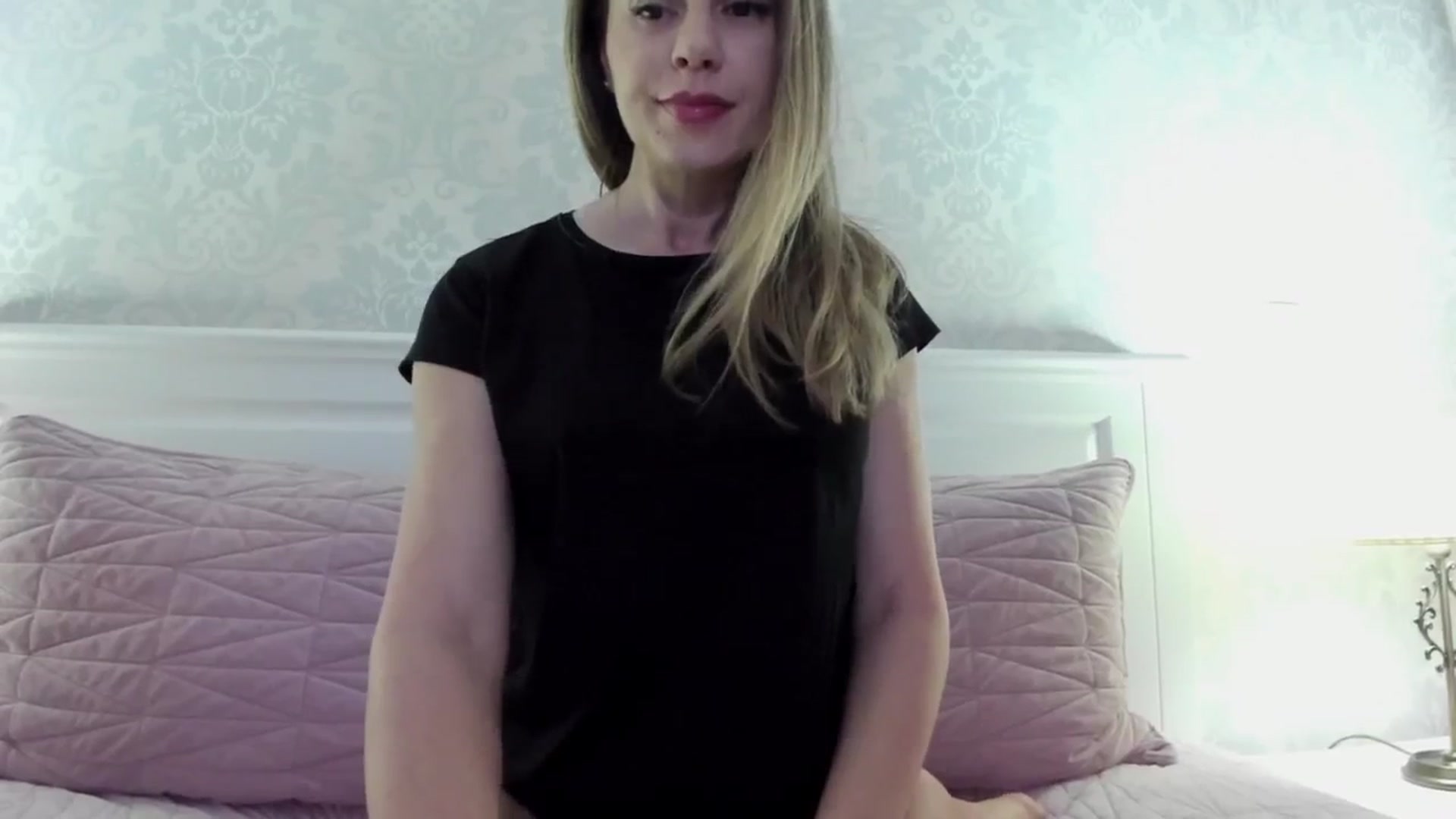 Gallery image thumbnail from Lu126's myfreecams stream on, 05/02/2024, 21:15 image 20 of 20