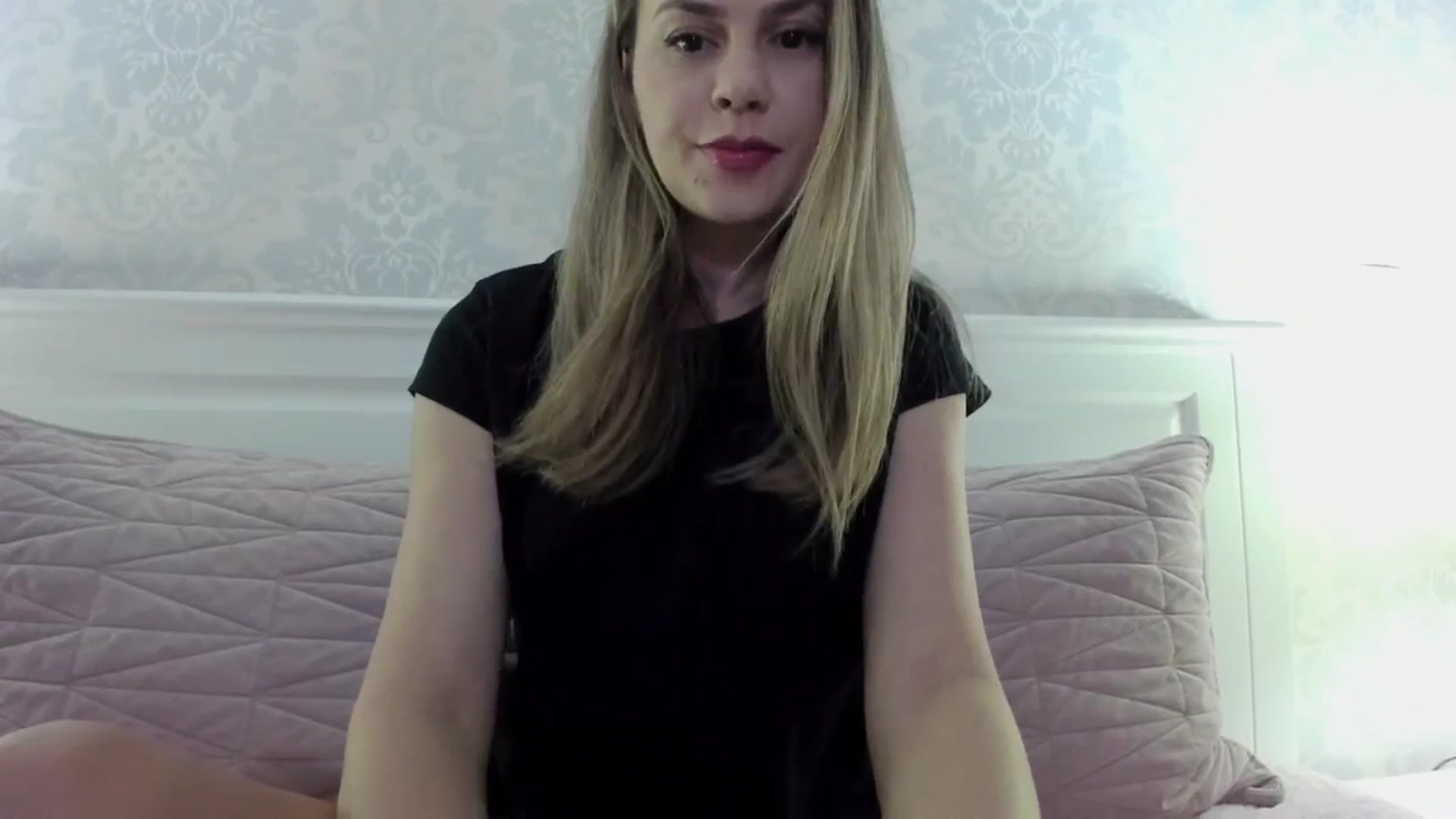 Gallery image thumbnail from Lu126's myfreecams stream on, 05/02/2024, 21:15 image 9 of 20