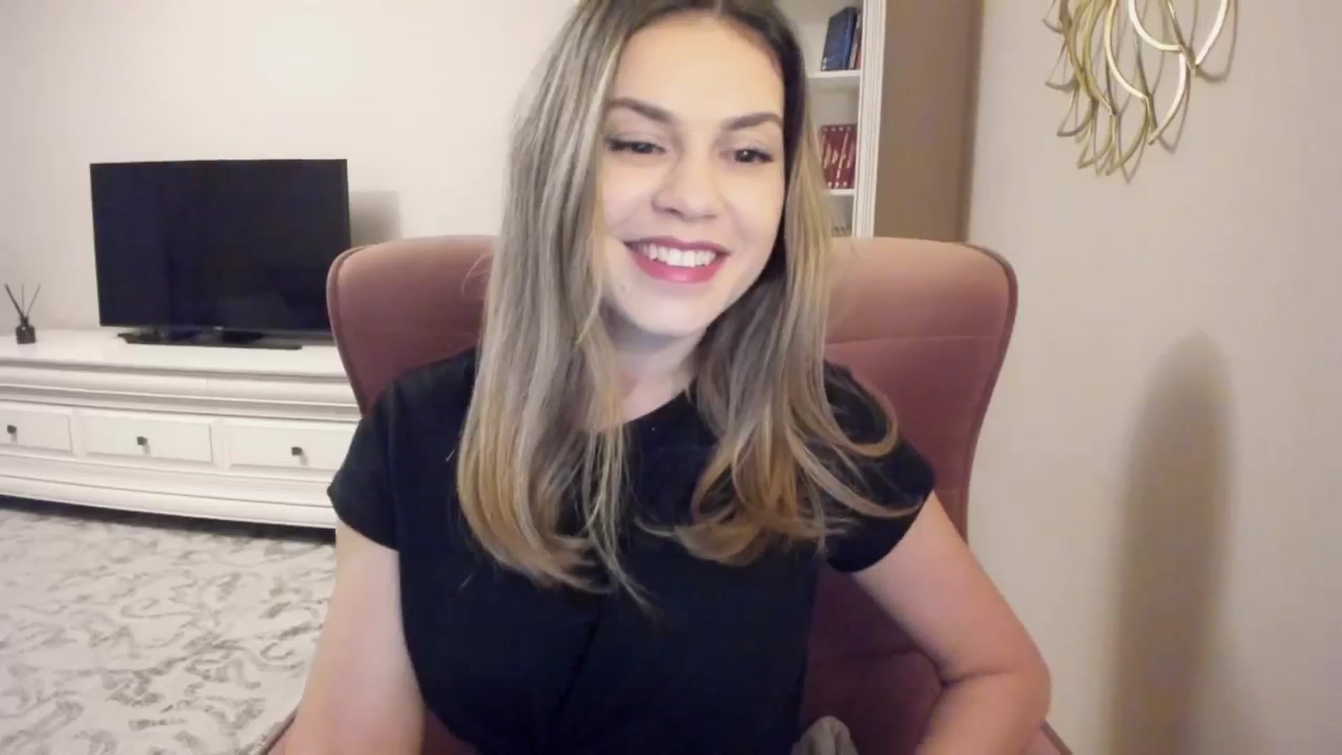 Gallery image thumbnail from Lu126's myfreecams stream on, 05/13/2024, 03:33 image 11 of 20