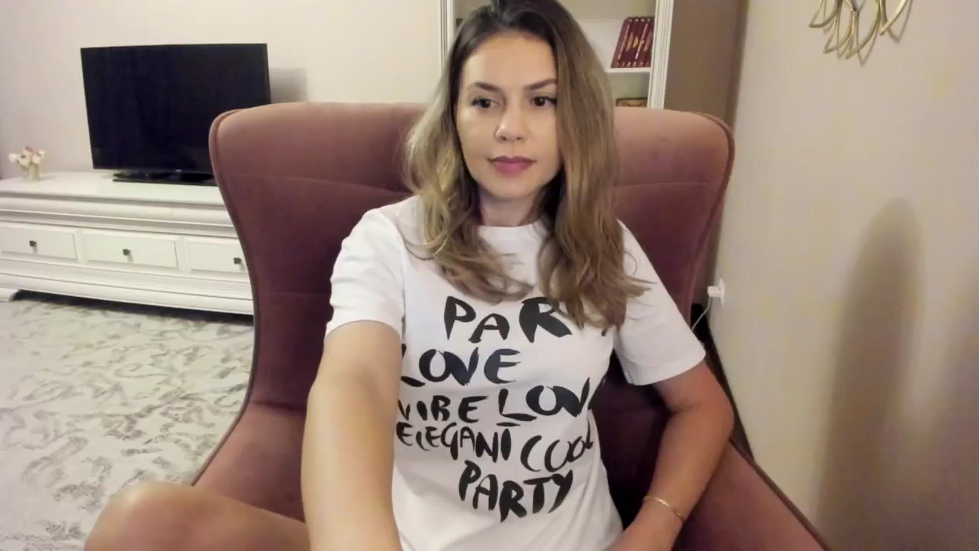 Gallery image thumbnail from Lu126's myfreecams stream on, 05/30/2024, 21:22 image 7 of 20