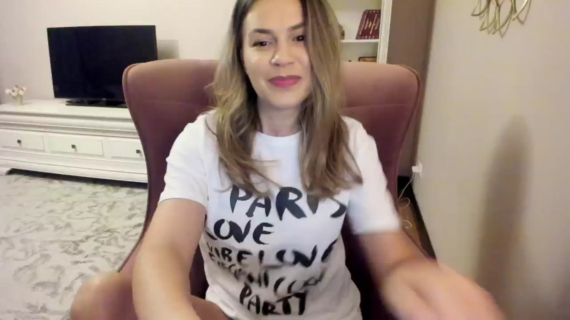 Gallery image thumbnail from Lu126's myfreecams stream on, 05/30/2024, 21:22 image 6 of 20