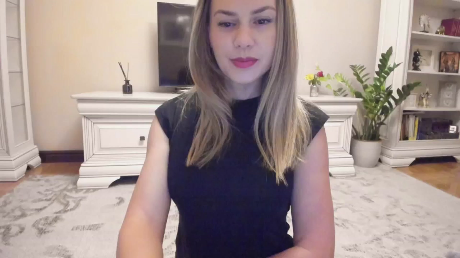 Gallery image thumbnail from Lu126's myfreecams stream on, 06/06/2024, 03:24 image 7 of 20