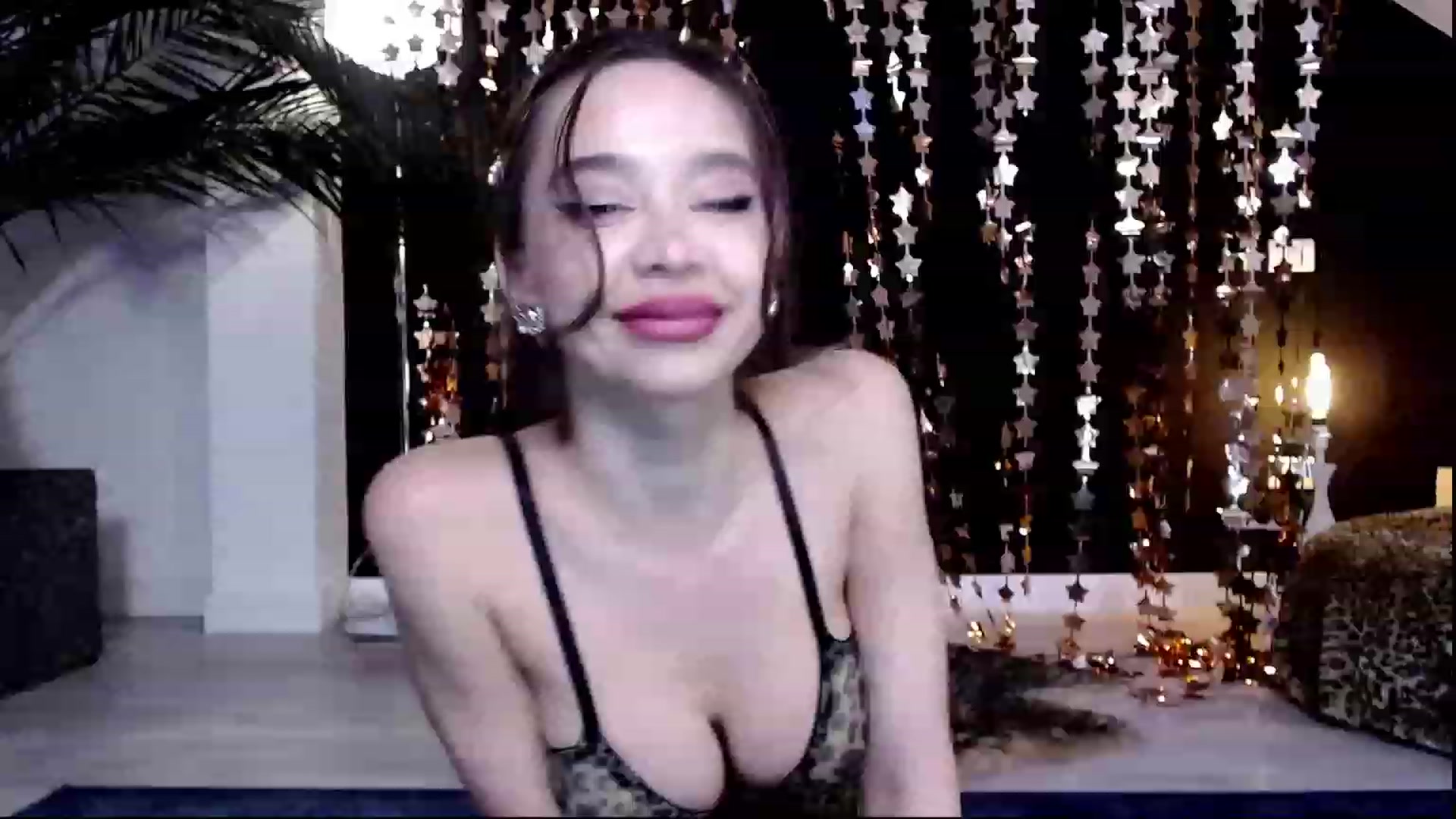 Gallery image thumbnail from Luanalux's myfreecams stream on, 03/01/2023, 19:02 image 4 of 20