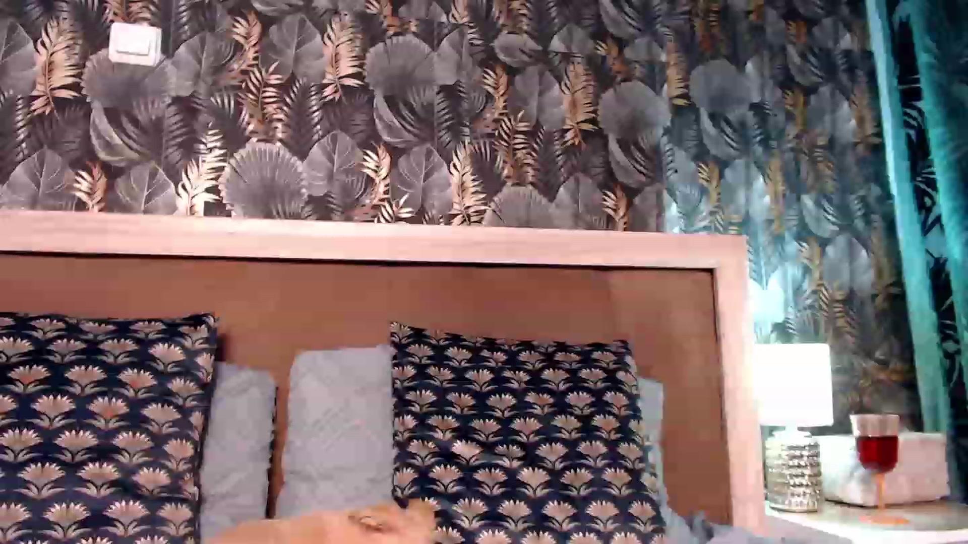 Gallery image thumbnail from Luanalux's myfreecams stream on, 08/10/2023, 21:23 image 18 of 20