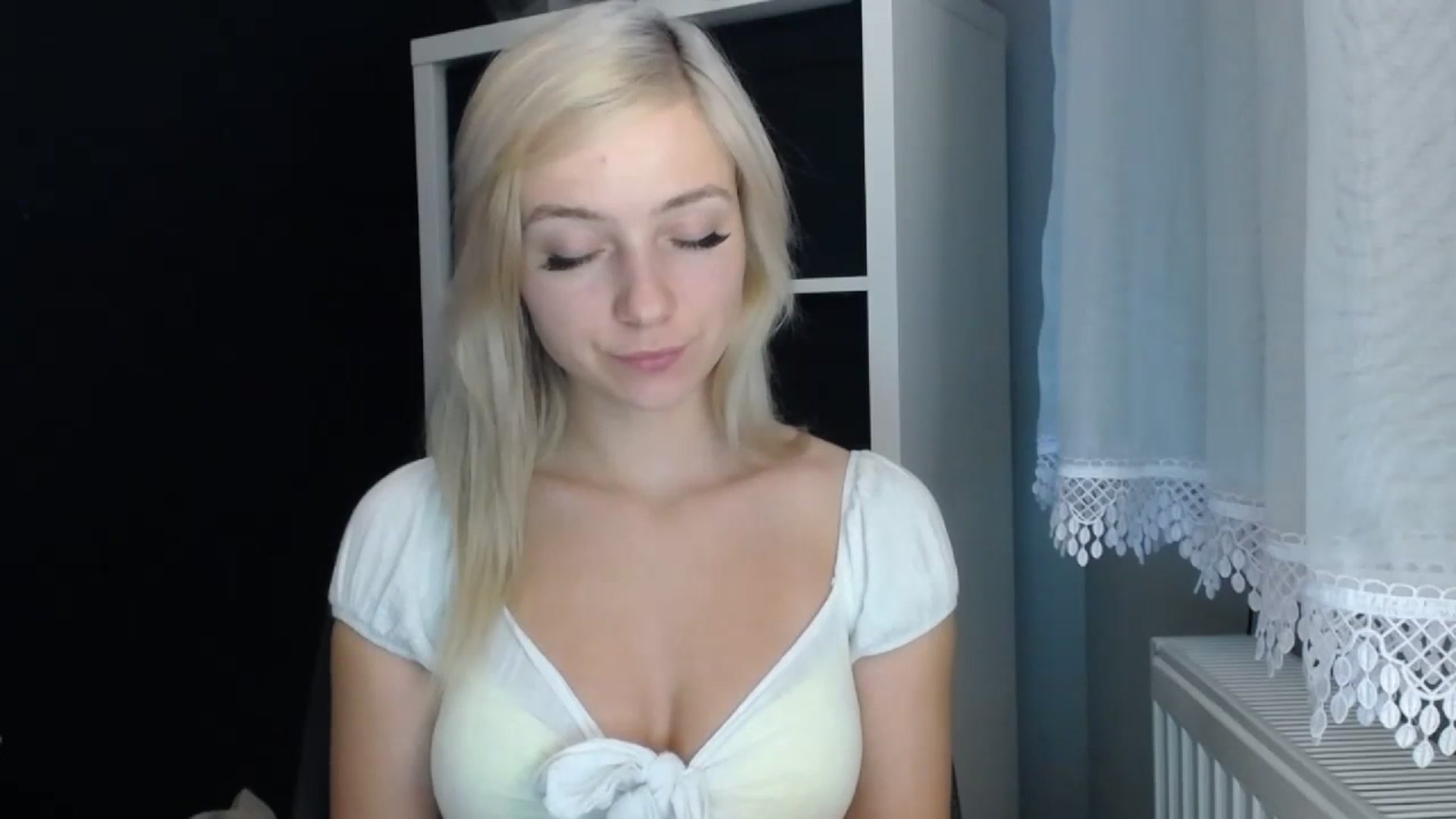 Gallery image thumbnail from LuciaAmazing's myfreecams stream on, 11/20/2023, 14:11 image 2 of 20
