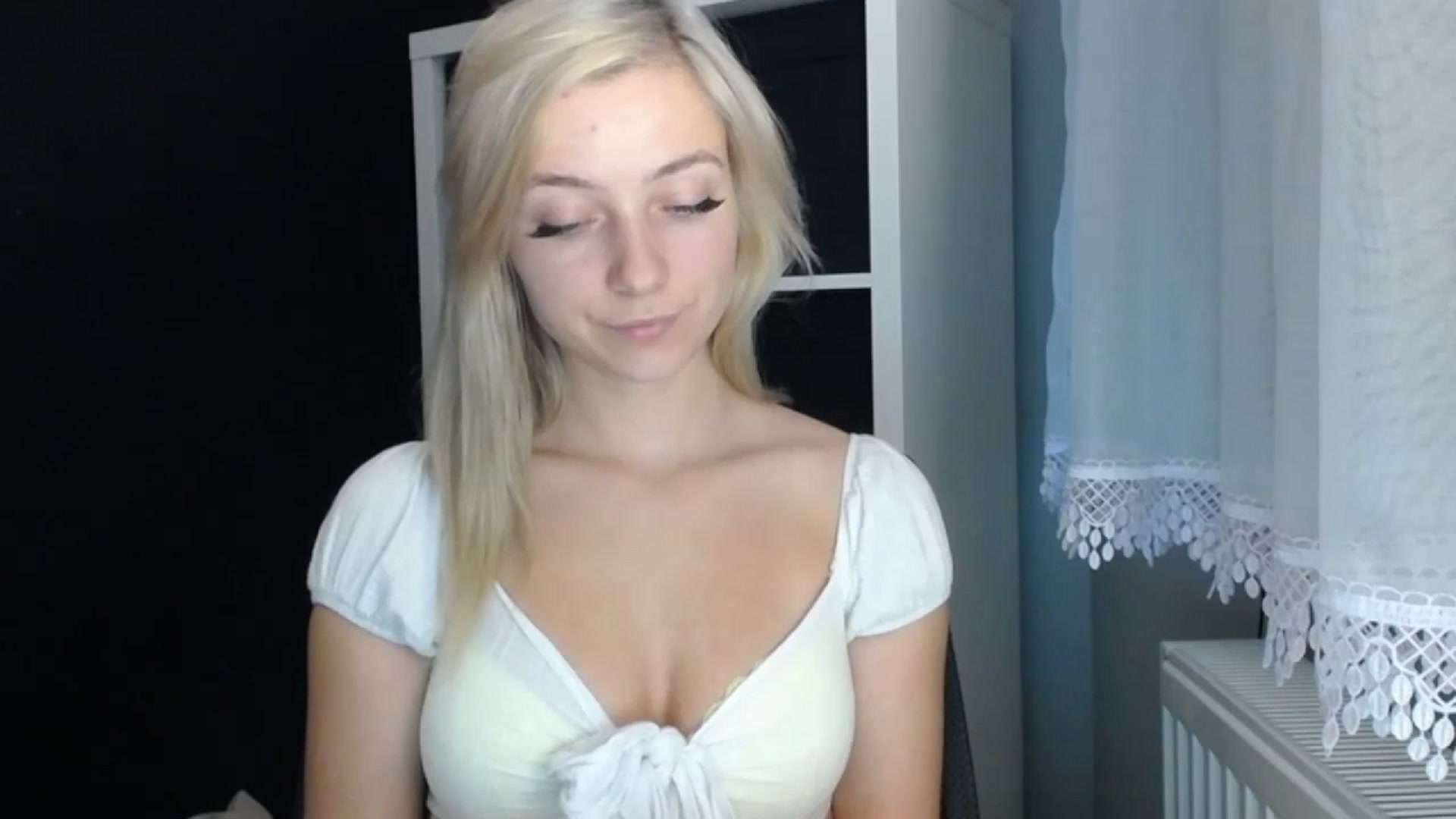 Gallery image thumbnail from LuciaAmazing's myfreecams stream on, 11/20/2023, 14:11 image 18 of 20