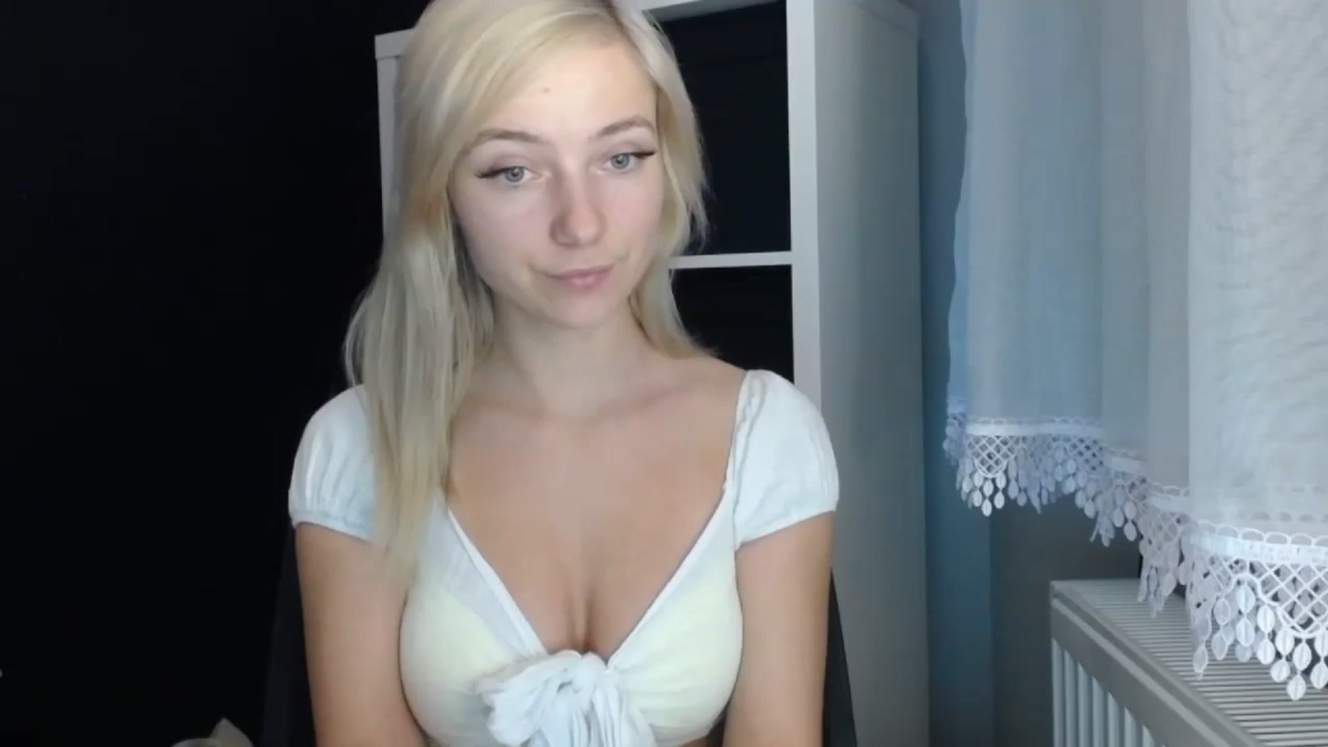 Gallery image thumbnail from LuciaAmazing's myfreecams stream on, 11/20/2023, 14:11 image 8 of 20