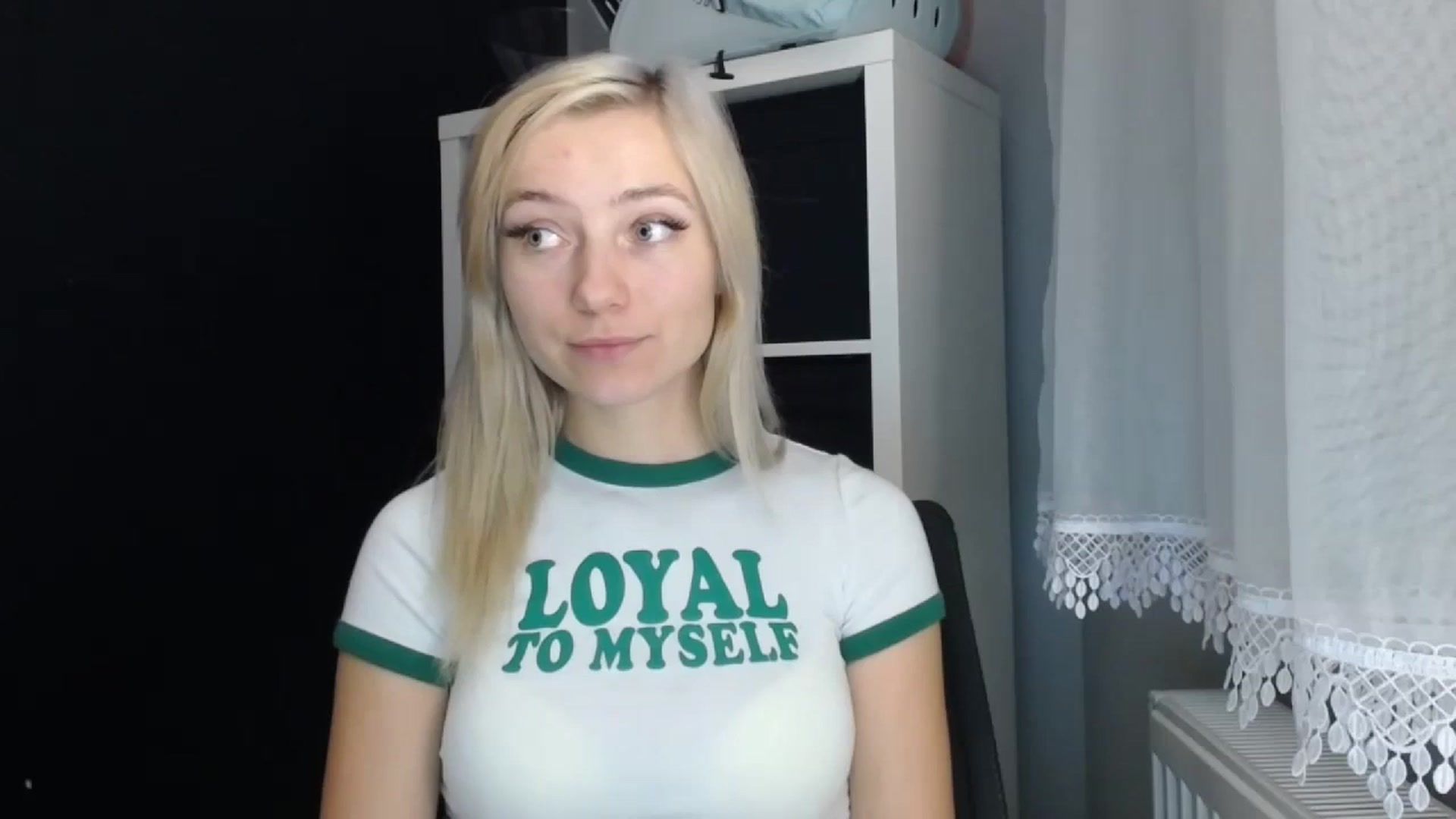 Gallery image thumbnail from LuciaAmazing's myfreecams stream on, 11/20/2023, 16:29 image 5 of 20