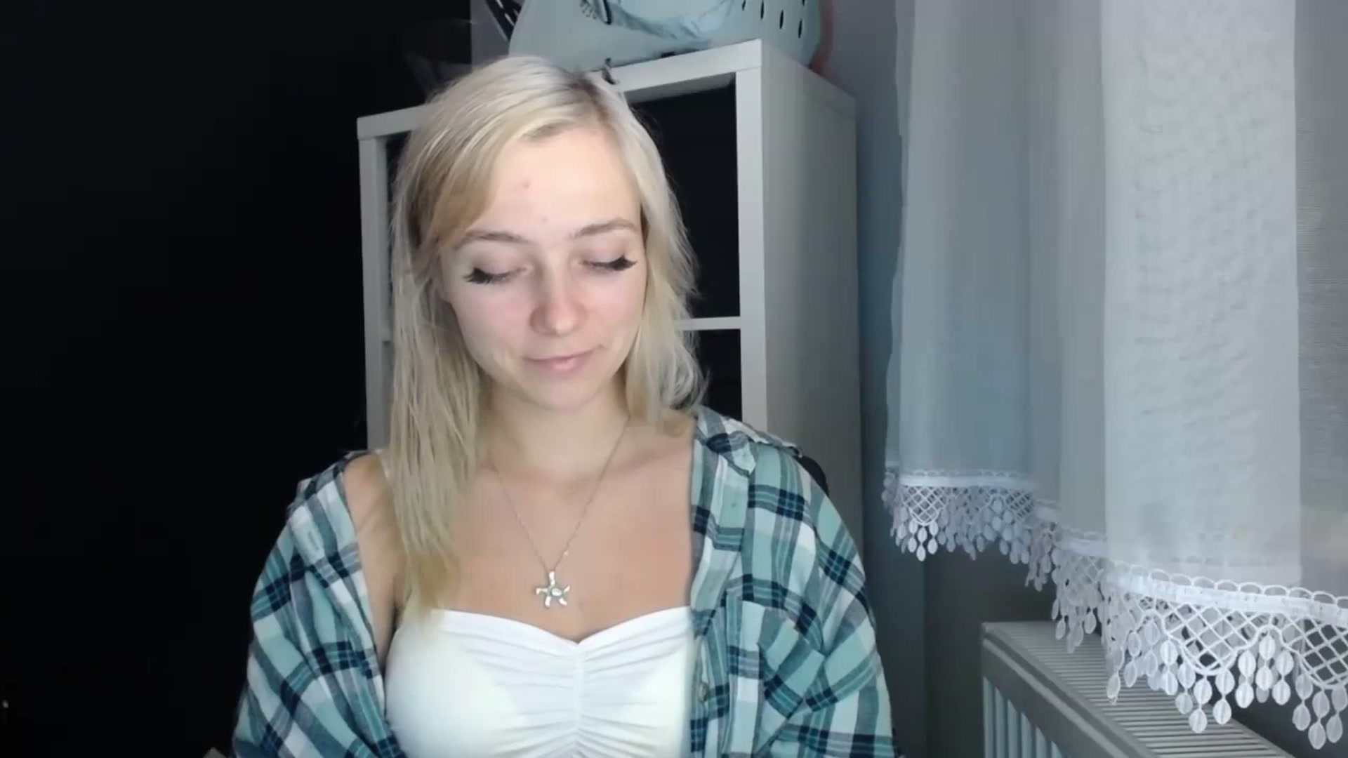 Gallery image thumbnail from LuciaAmazing's myfreecams stream on, 11/20/2023, 19:39 image 8 of 20