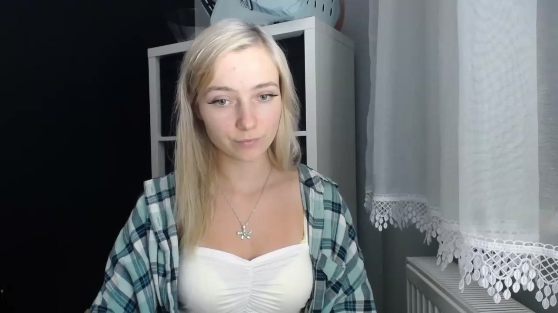 Gallery image thumbnail from LuciaAmazing's myfreecams stream on, 11/20/2023, 19:39 image 11 of 20