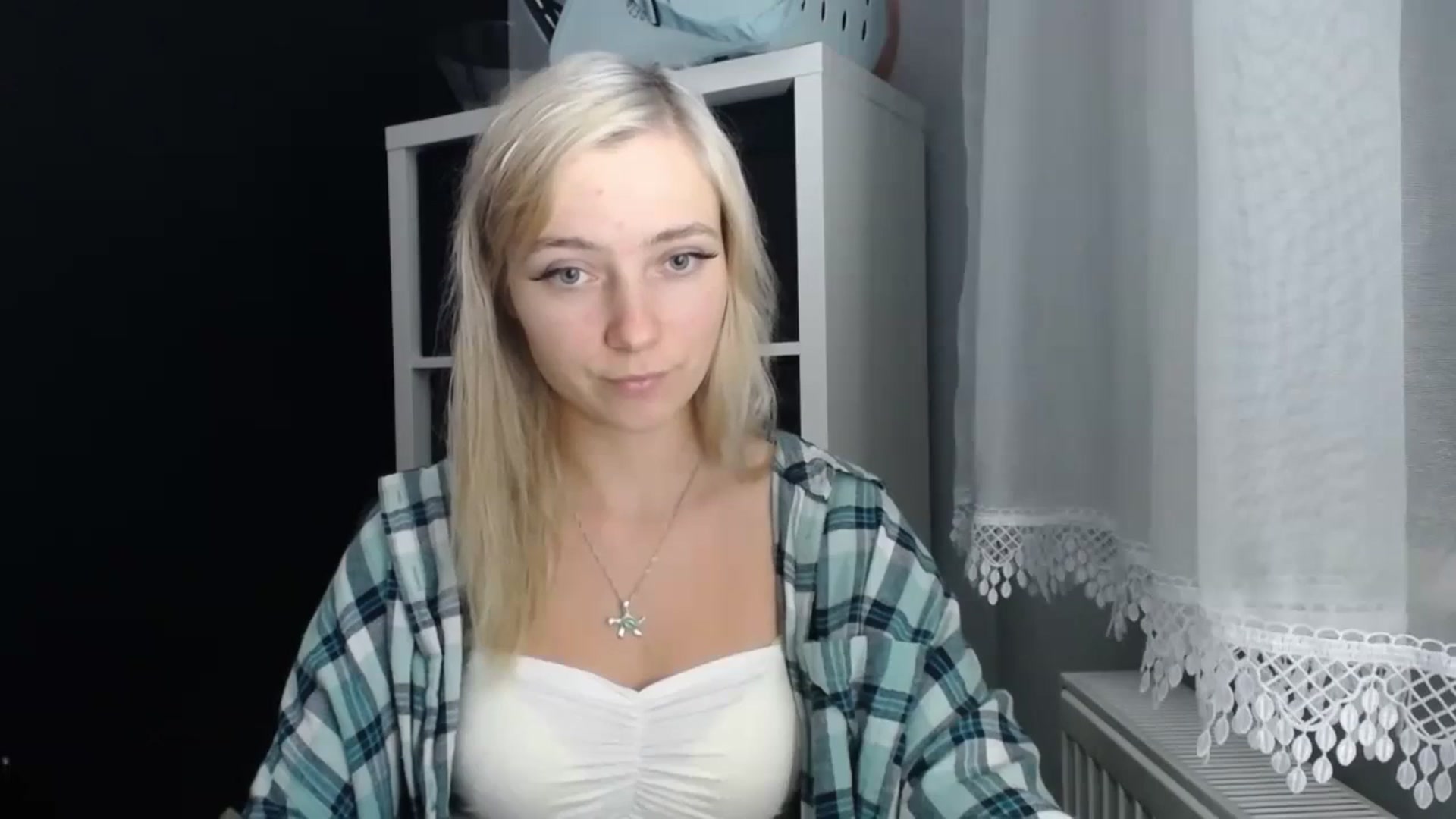 Gallery image thumbnail from LuciaAmazing's myfreecams stream on, 11/20/2023, 19:39 image 13 of 20