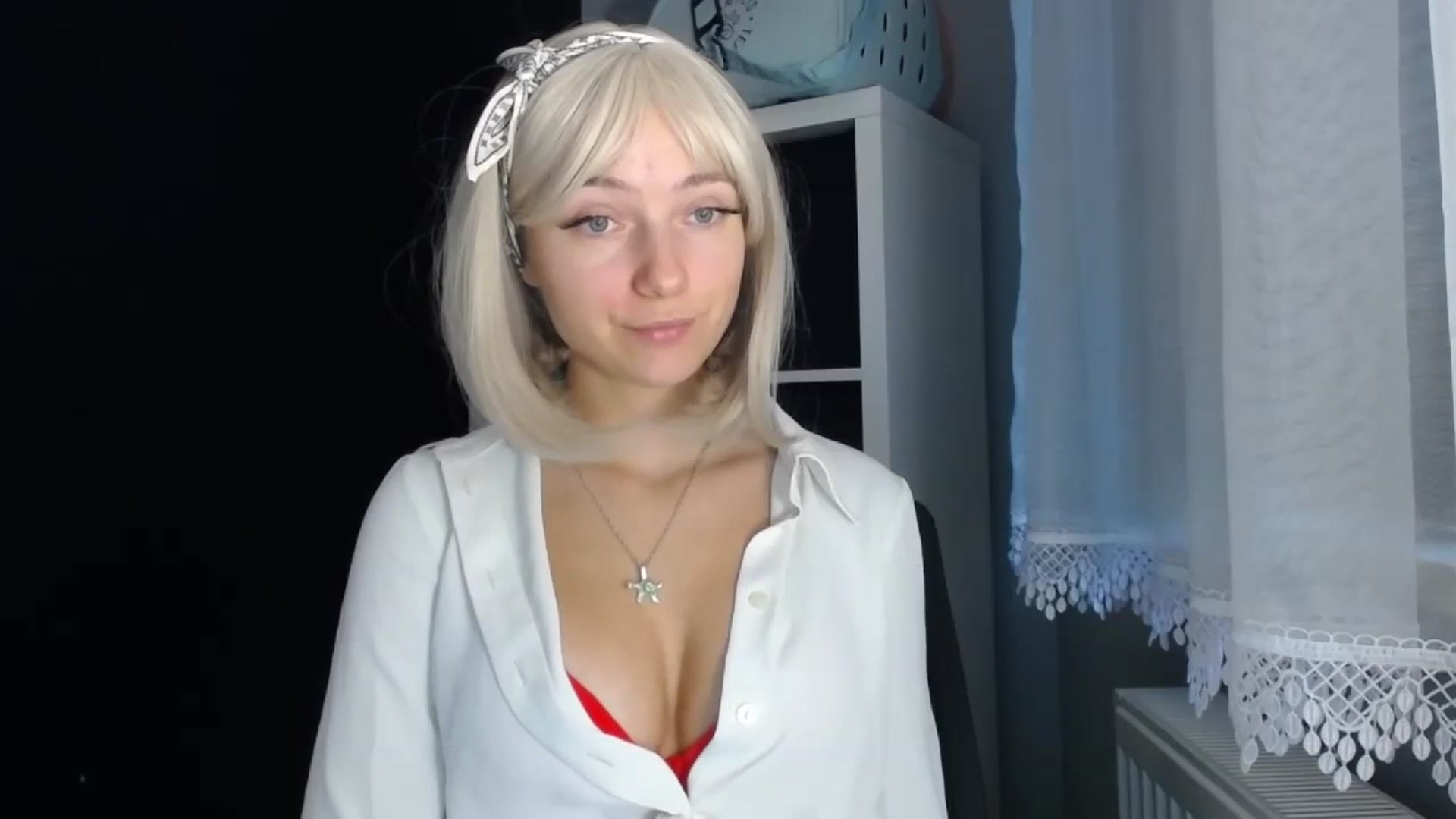 Gallery image thumbnail from LuciaAmazing's myfreecams stream on, 11/21/2023, 08:11 image 19 of 20