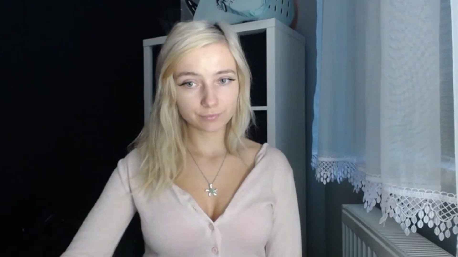 Gallery image thumbnail from LuciaAmazing's myfreecams stream on, 11/22/2023, 11:54 image 14 of 20