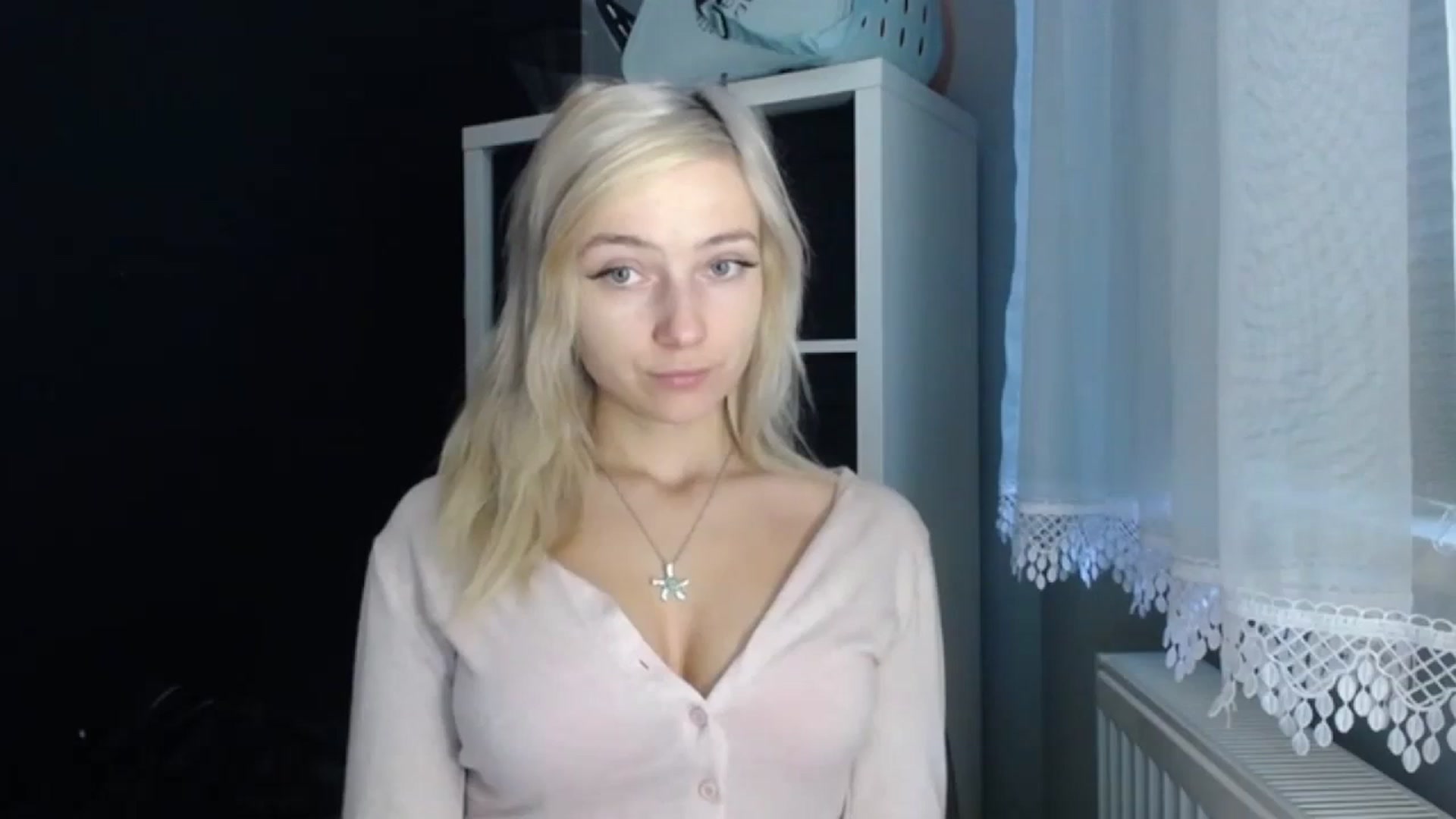Gallery image thumbnail from LuciaAmazing's myfreecams stream on, 11/22/2023, 11:54 image 2 of 20