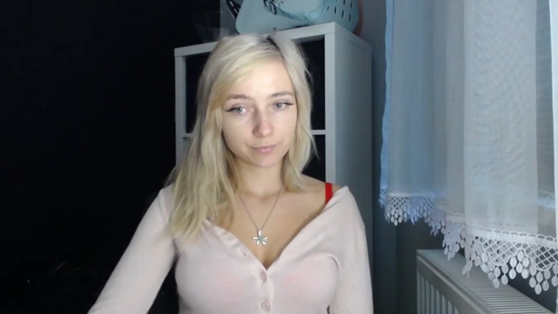 Gallery image thumbnail from LuciaAmazing's myfreecams stream on, 11/22/2023, 11:54 image 19 of 20