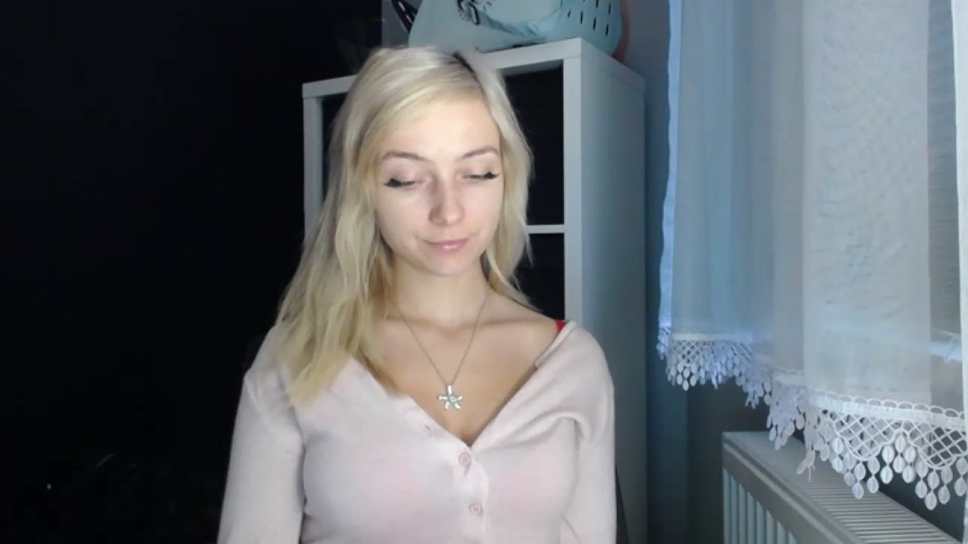 Gallery image thumbnail from LuciaAmazing's myfreecams stream on, 11/22/2023, 11:54 image 8 of 20