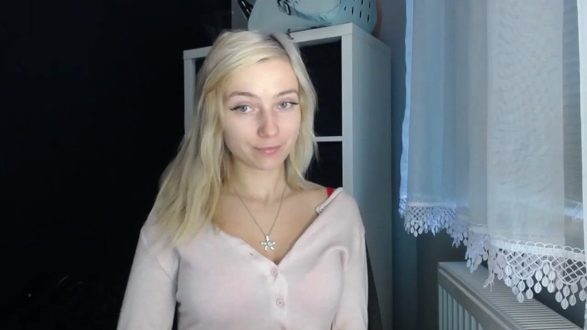 Gallery image thumbnail from LuciaAmazing's myfreecams stream on, 11/22/2023, 11:54 image 9 of 20