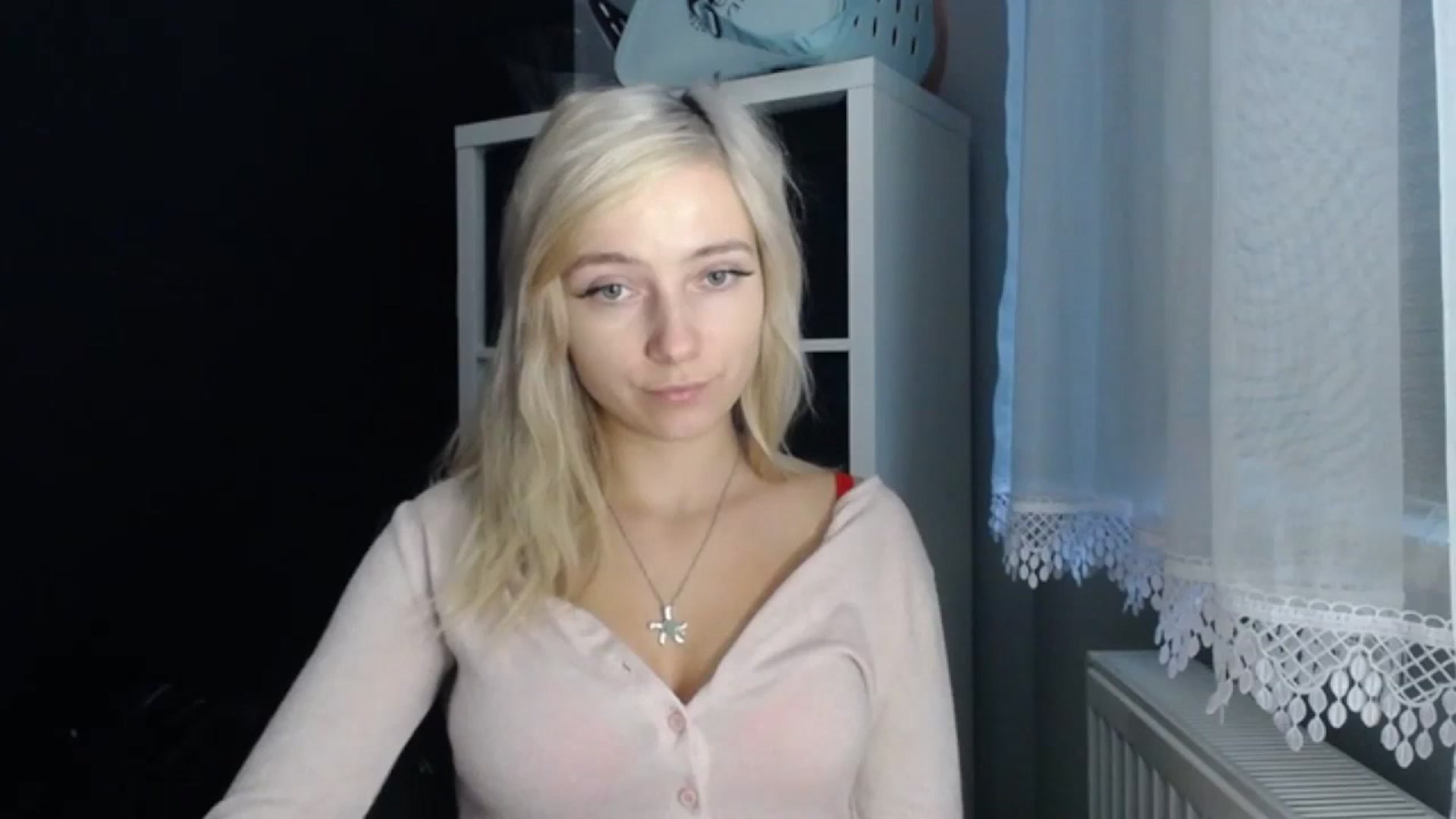 Gallery image thumbnail from LuciaAmazing's myfreecams stream on, 11/22/2023, 11:54 image 17 of 20