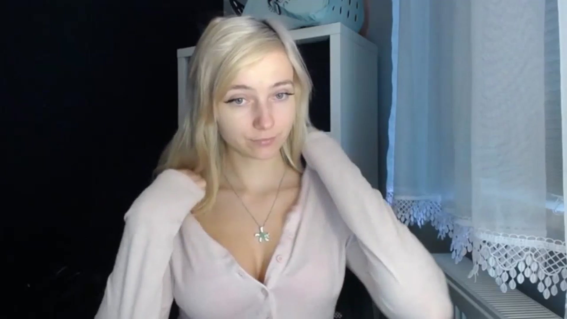 Gallery image thumbnail from LuciaAmazing's myfreecams stream on, 11/22/2023, 11:54 image 13 of 20