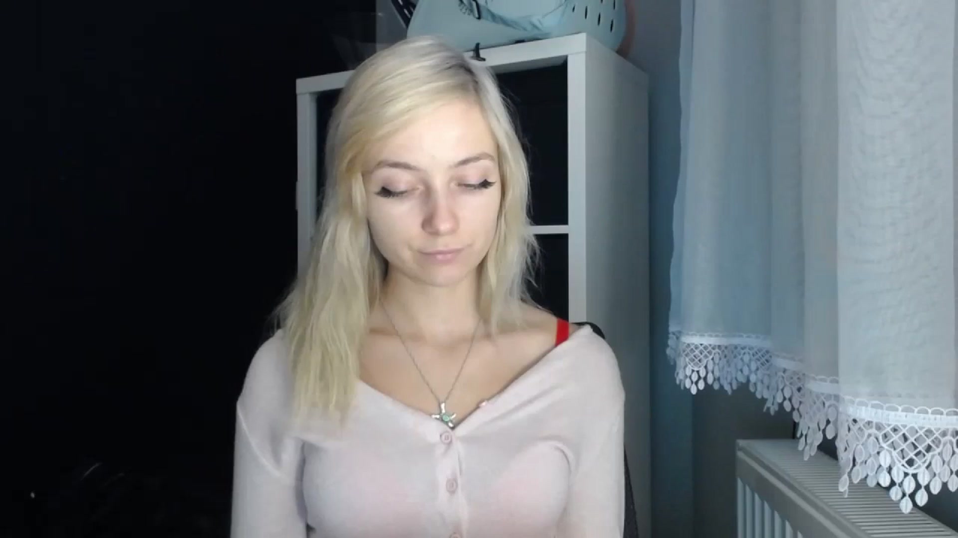 Gallery image thumbnail from LuciaAmazing's myfreecams stream on, 11/22/2023, 13:48 image 10 of 20