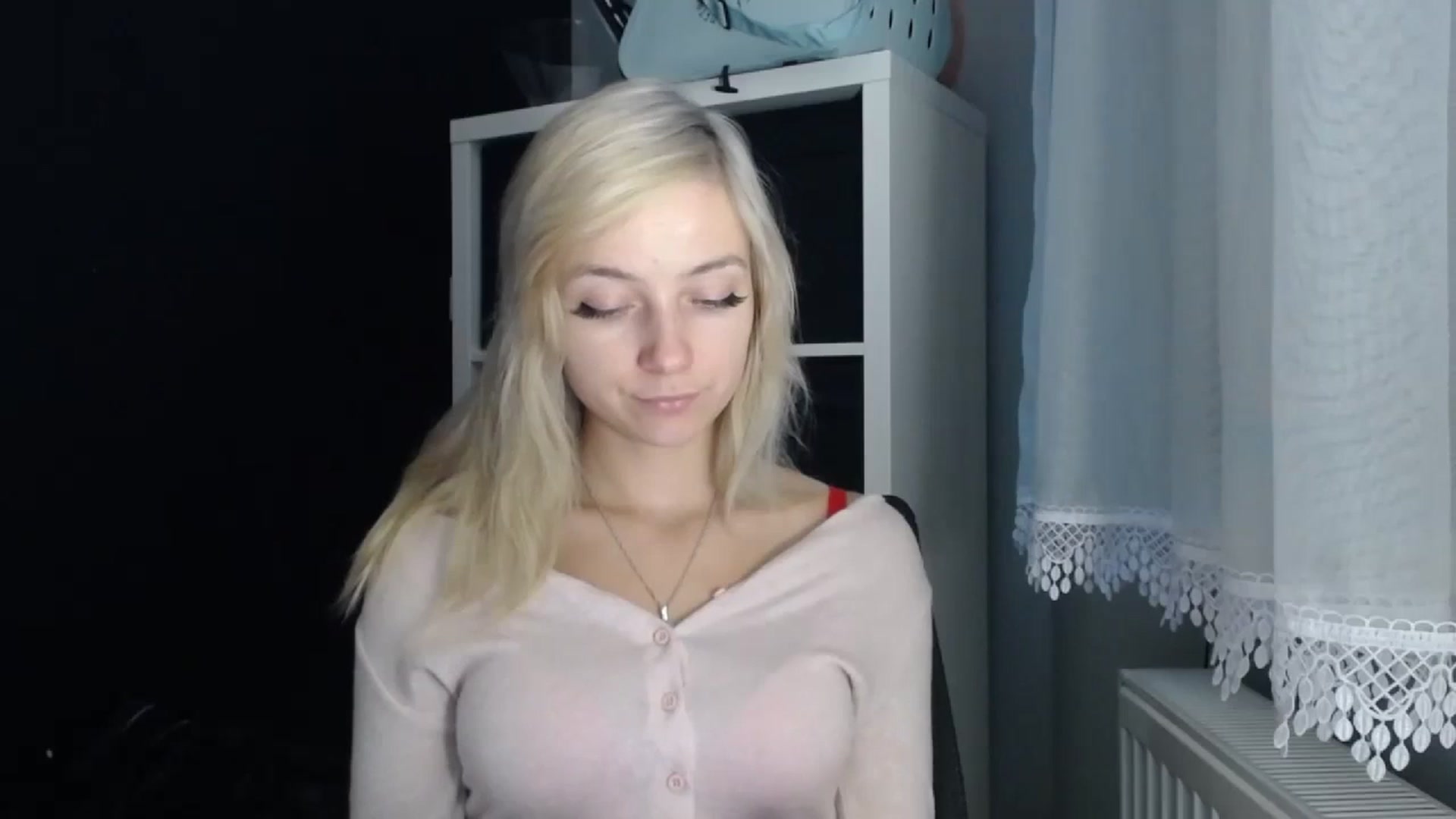 Gallery image thumbnail from LuciaAmazing's myfreecams stream on, 11/22/2023, 13:48 image 14 of 20