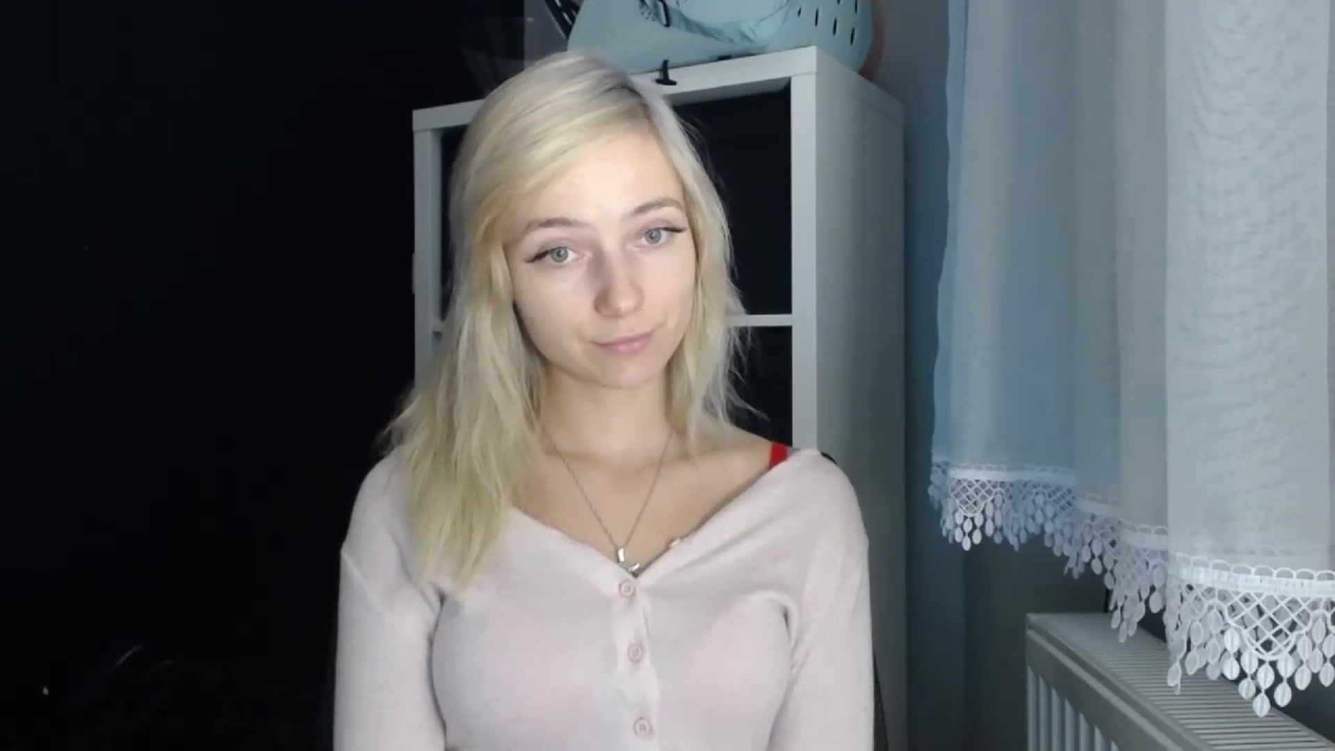 Gallery image thumbnail from LuciaAmazing's myfreecams stream on, 11/22/2023, 13:48 image 7 of 20