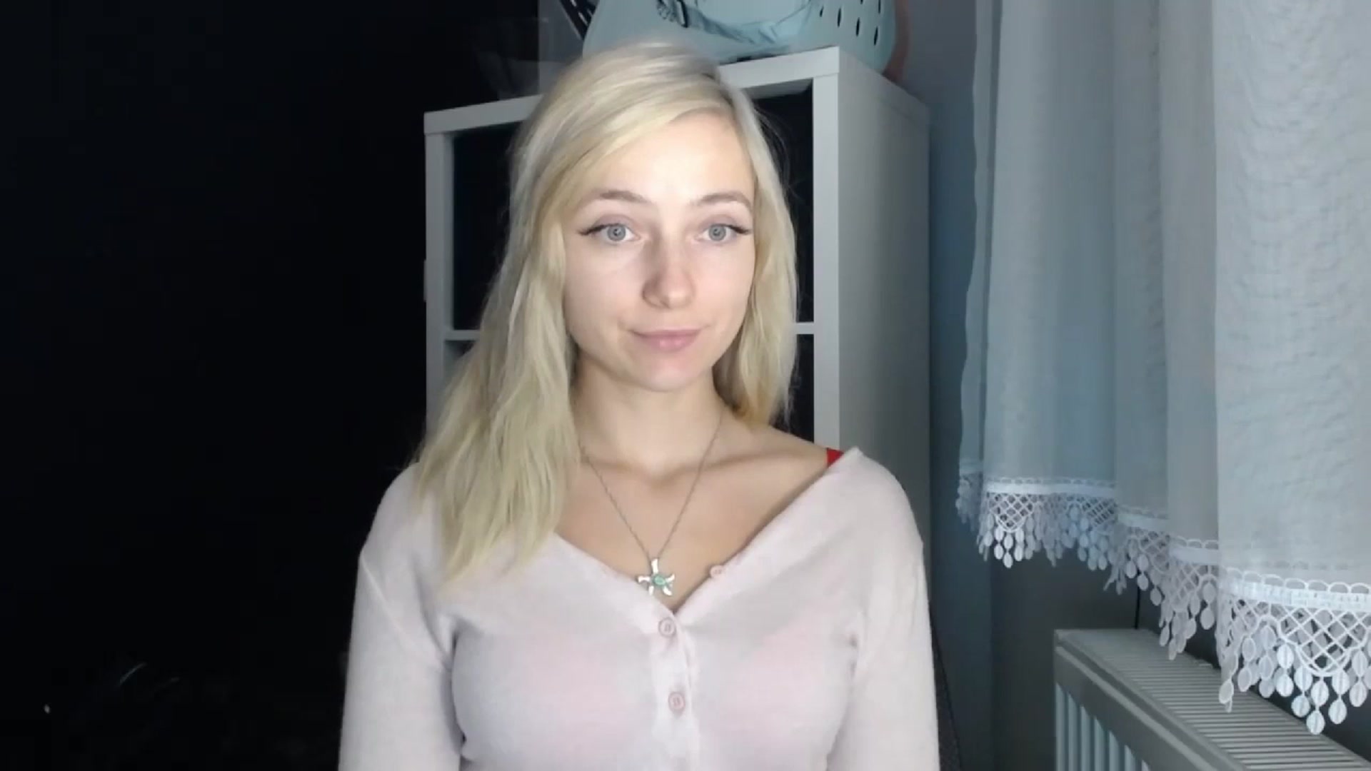 Gallery image thumbnail from LuciaAmazing's myfreecams stream on, 11/22/2023, 14:58 image 11 of 20