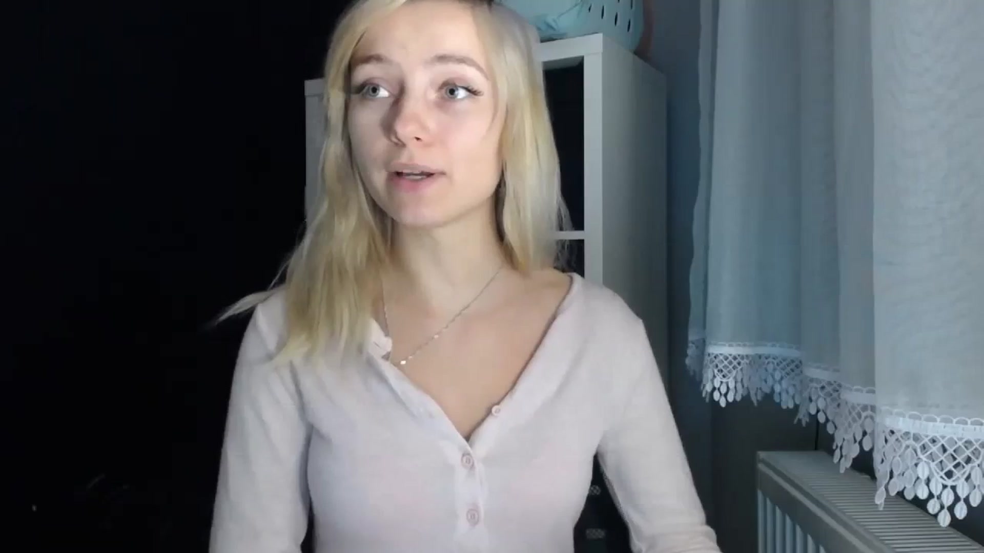Gallery image thumbnail from LuciaAmazing's myfreecams stream on, 11/22/2023, 14:58 image 15 of 20