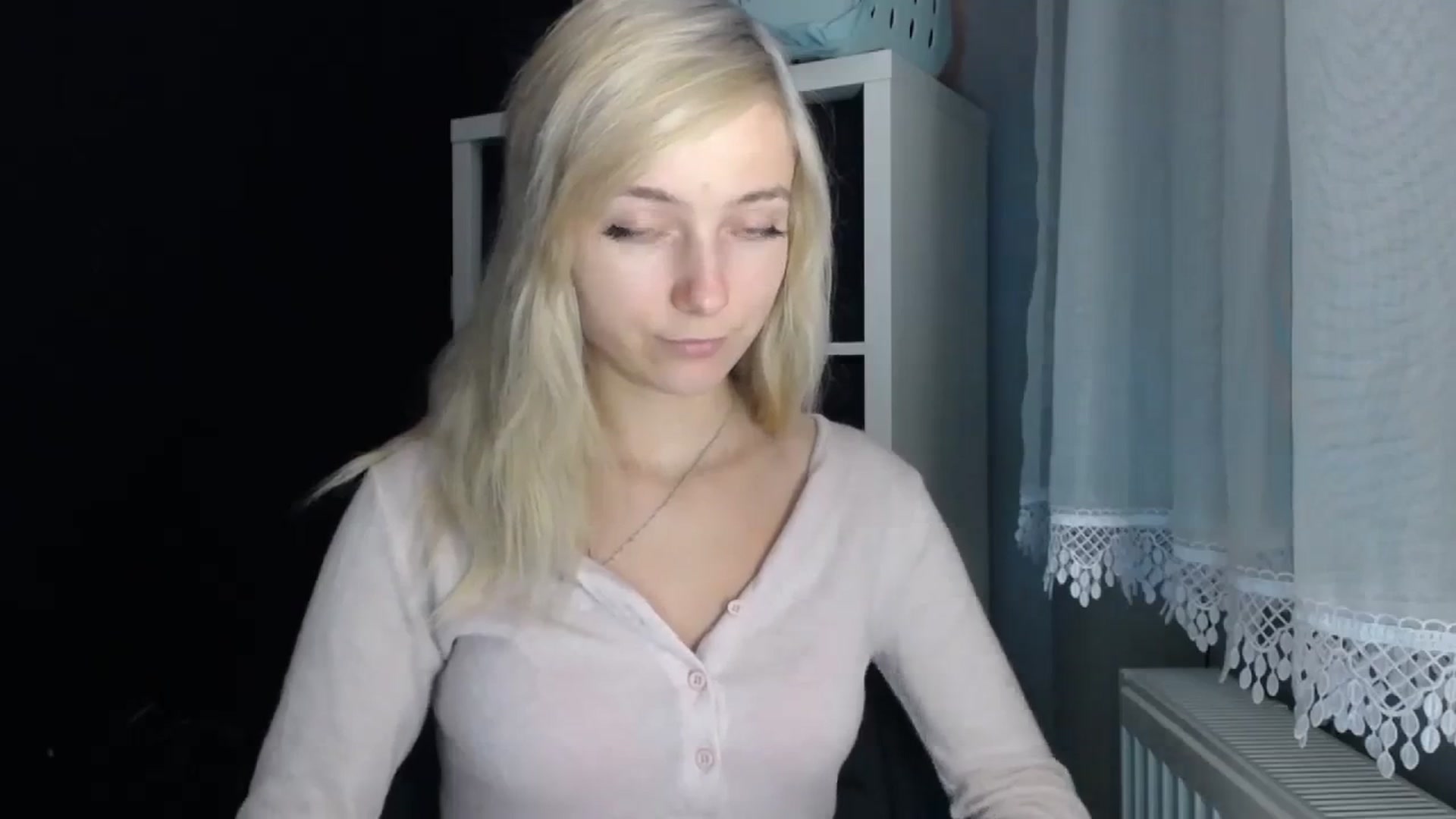 Gallery image thumbnail from LuciaAmazing's myfreecams stream on, 11/22/2023, 14:58 image 17 of 20