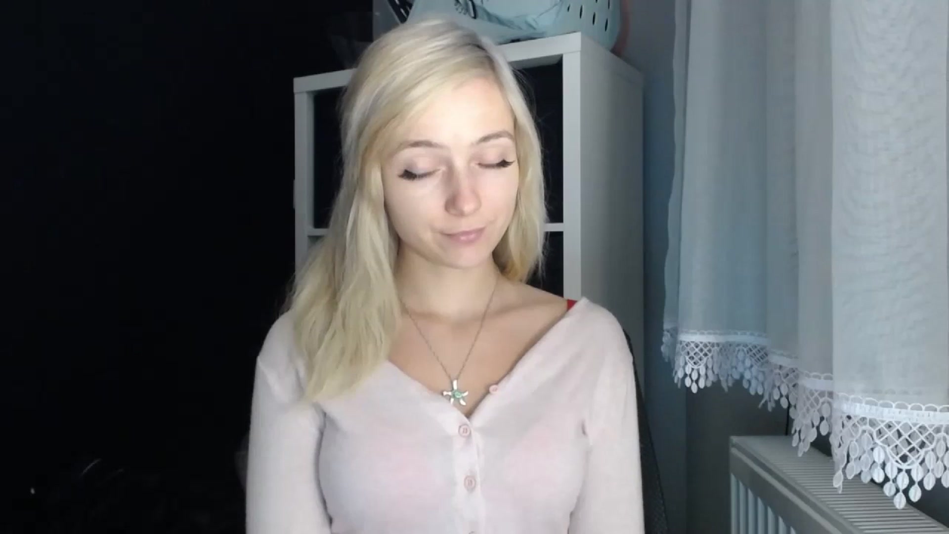 Gallery image thumbnail from LuciaAmazing's myfreecams stream on, 11/22/2023, 14:58 image 5 of 20