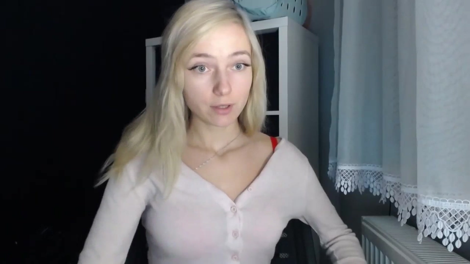 Gallery image thumbnail from LuciaAmazing's myfreecams stream on, 11/22/2023, 14:58 image 14 of 20