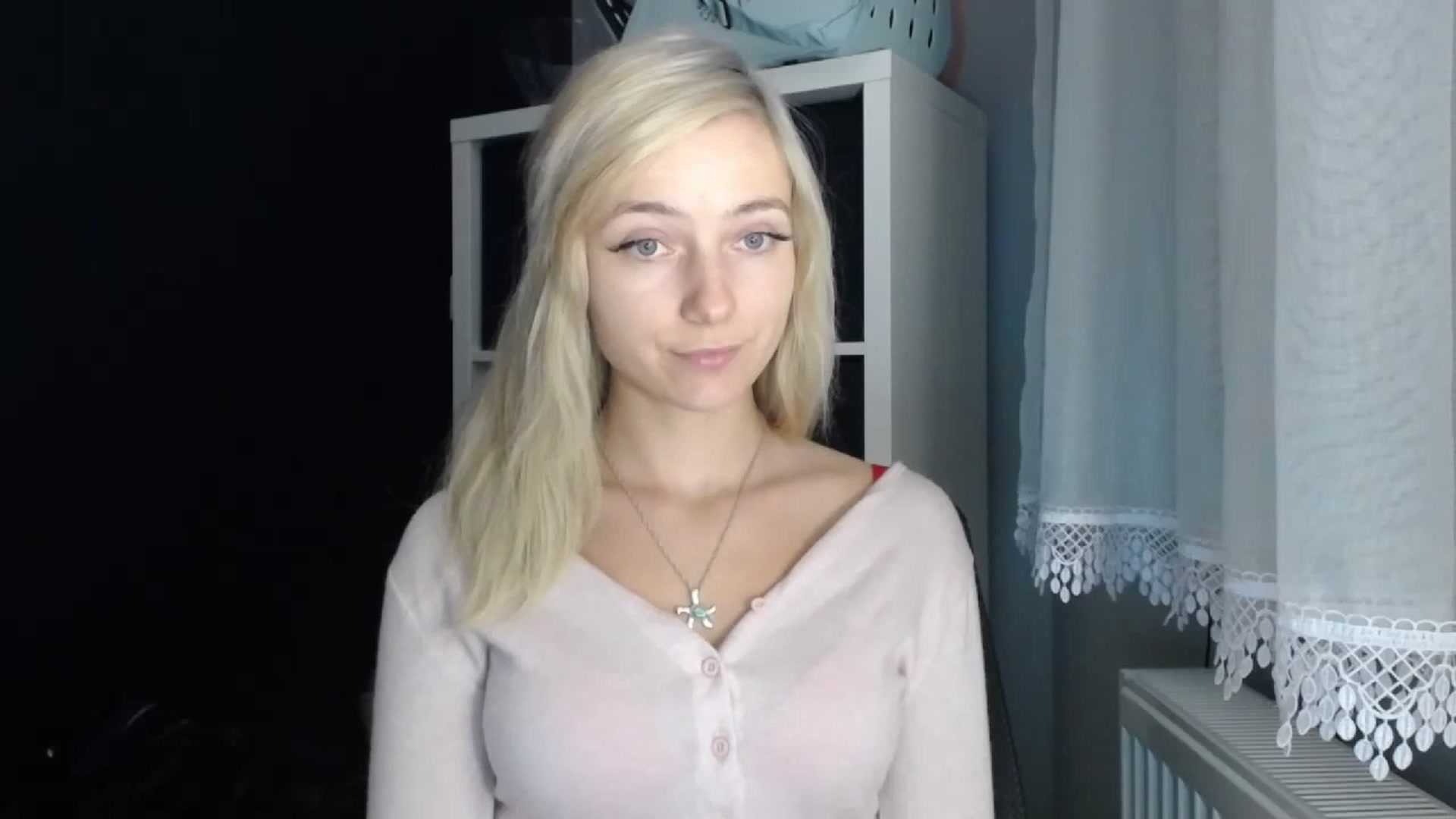 Gallery image thumbnail from LuciaAmazing's myfreecams stream on, 11/22/2023, 14:58 image 6 of 20
