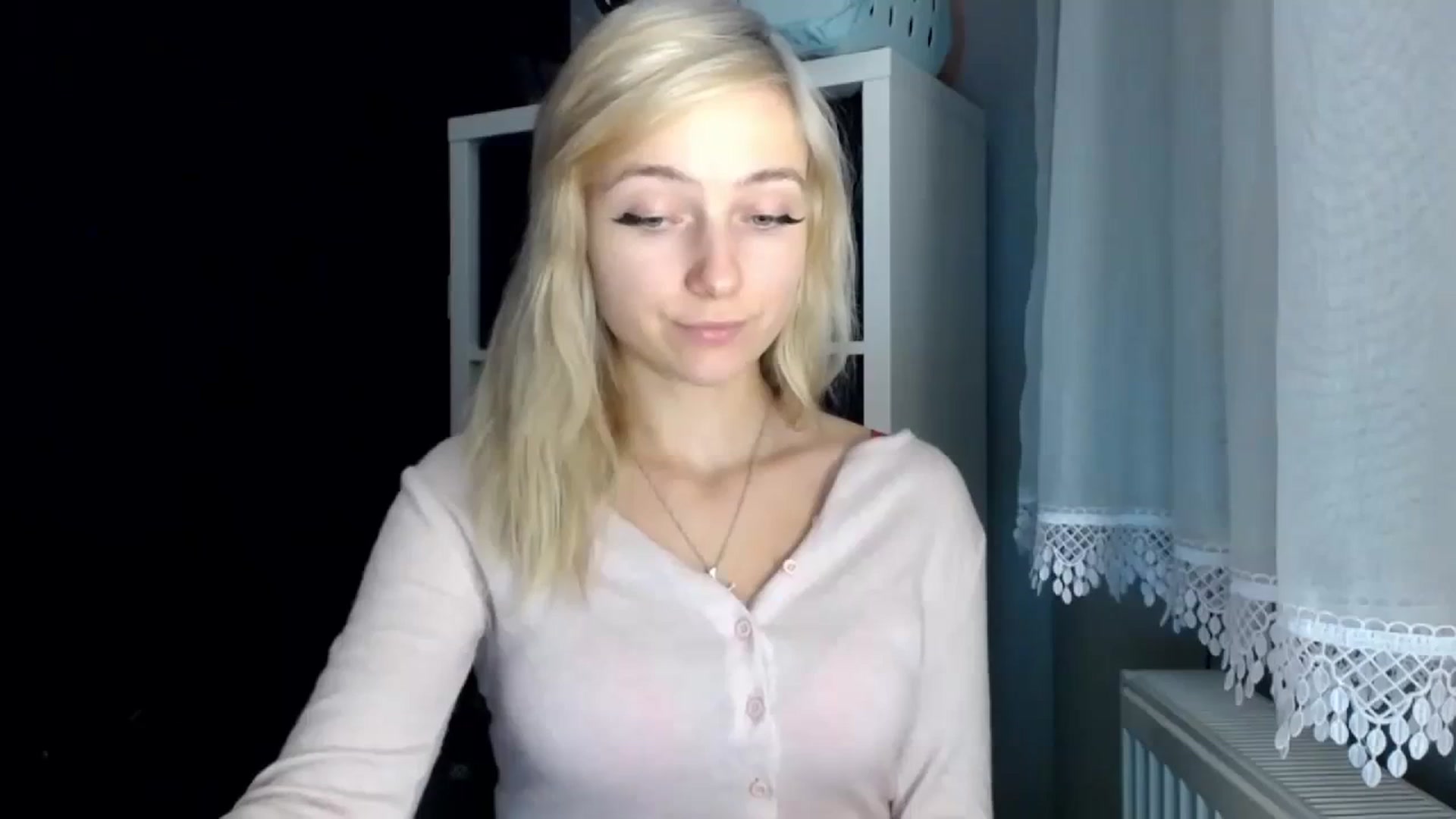 Gallery image thumbnail from LuciaAmazing's myfreecams stream on, 11/22/2023, 16:53 image 16 of 20