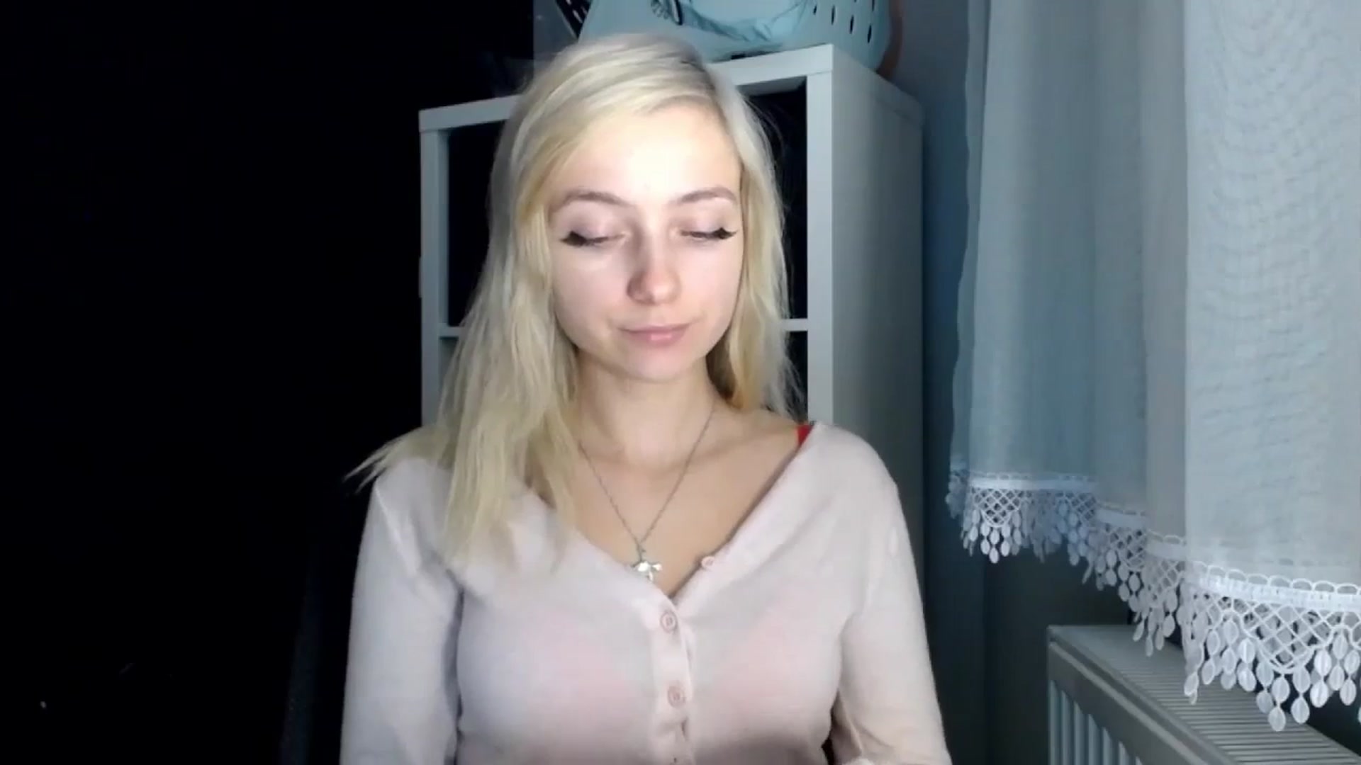 Gallery image thumbnail from LuciaAmazing's myfreecams stream on, 11/22/2023, 16:53 image 7 of 20